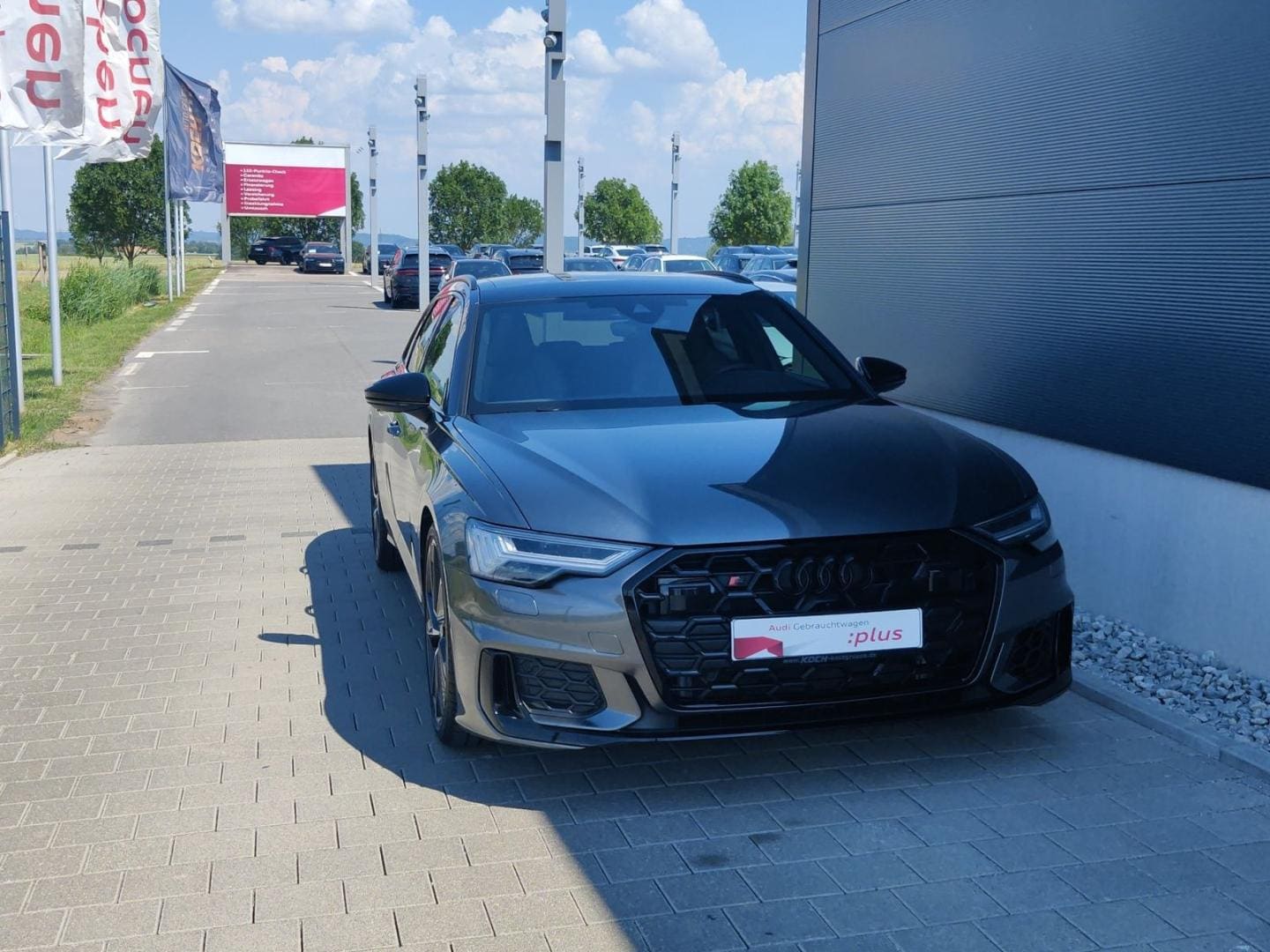 Bild über Audi S6 Avant TDI quattro tiptronic - für weitere Informationen kontaktieren Sie den Audi Partner