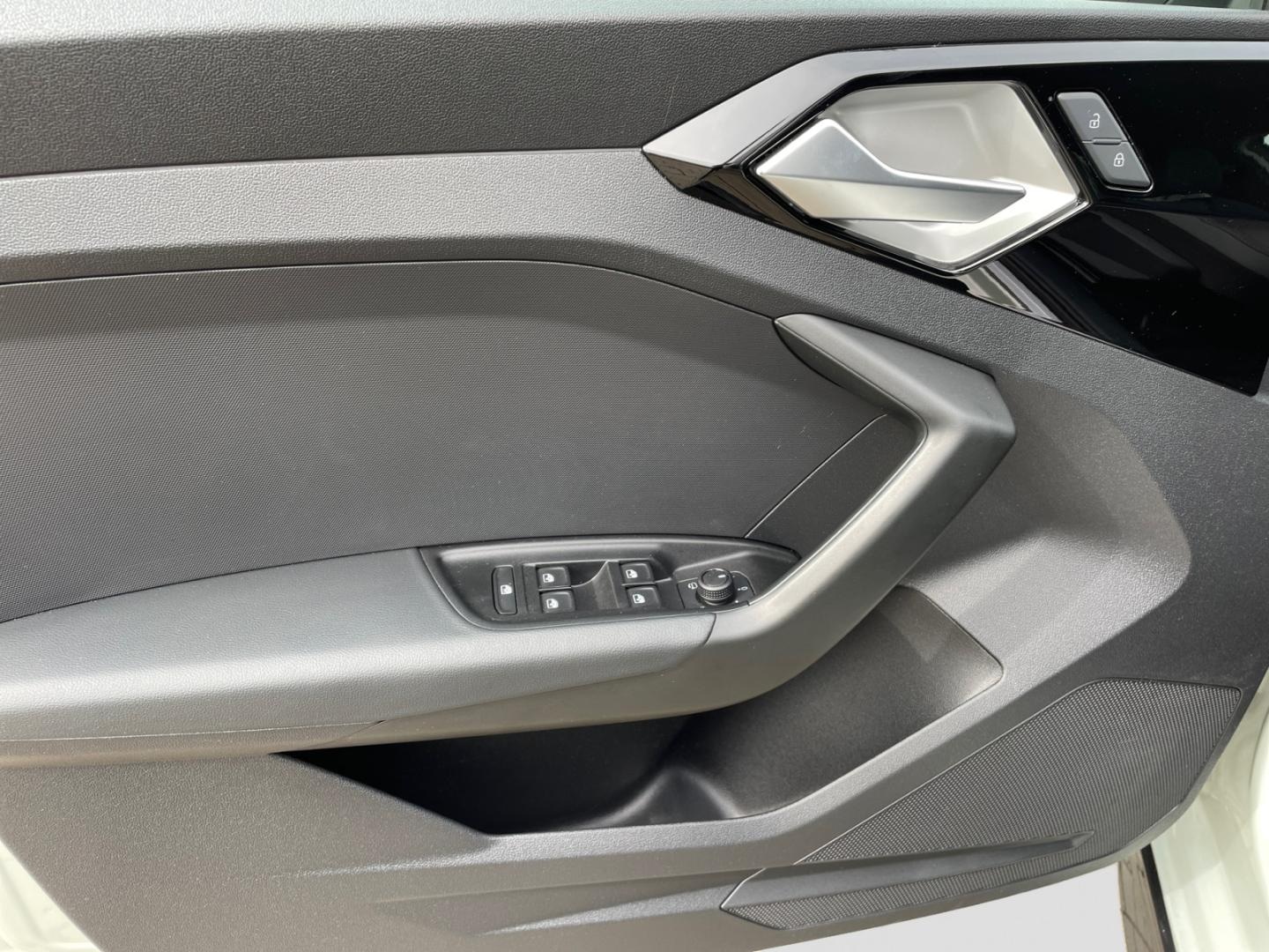 Bild über Audi A1 allstreet 30 TFSI Schaltgetriebe - für weitere Informationen kontaktieren Sie den Audi Partner