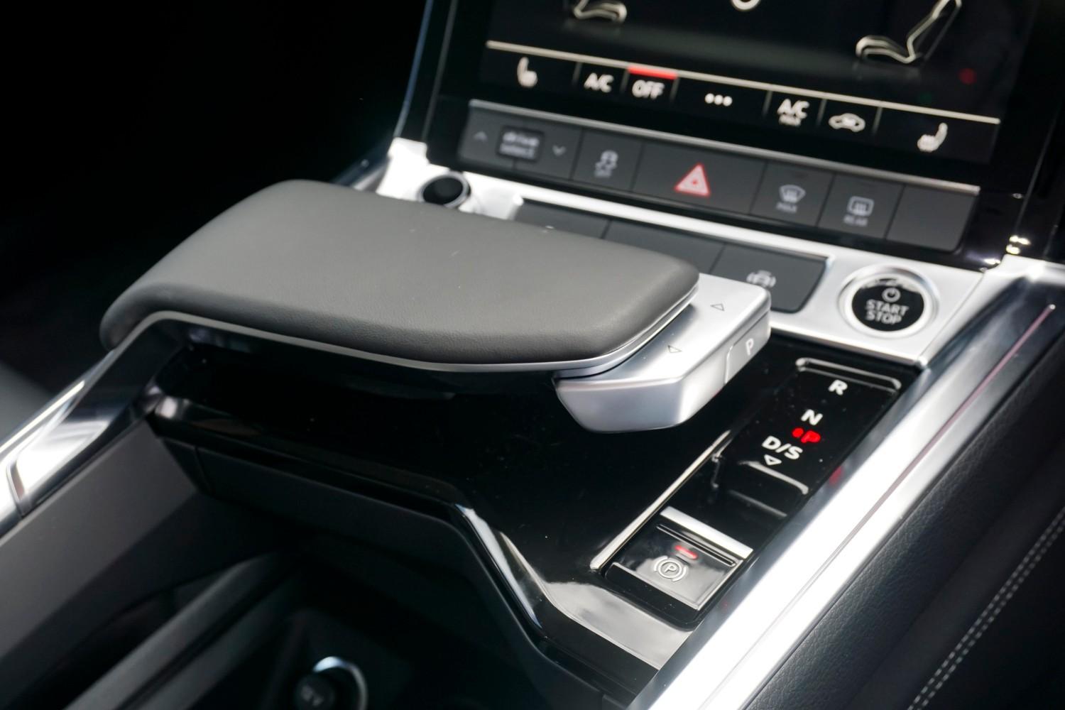Image about Audi Q8 Sportback e-tron 55 e-tron quattro S line 300,00 kW