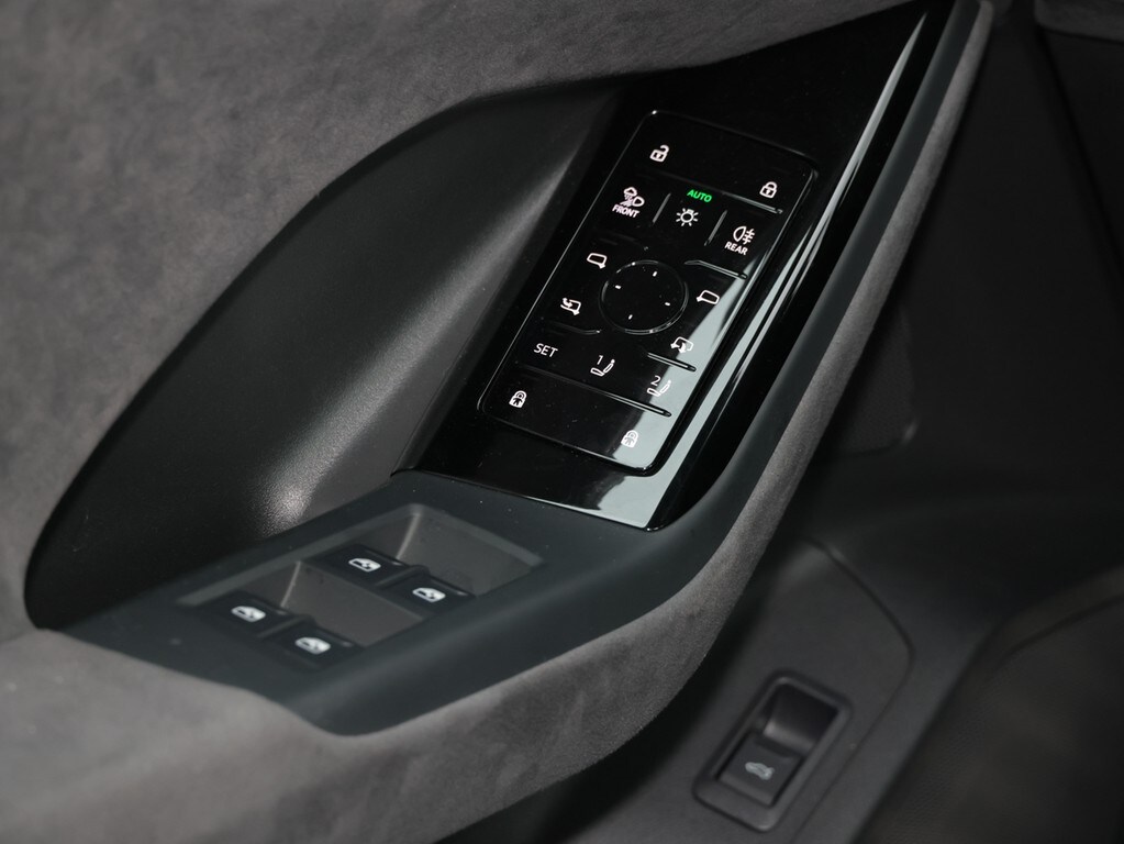 Image about Audi Q6 SUV e-tron e-tron quattro