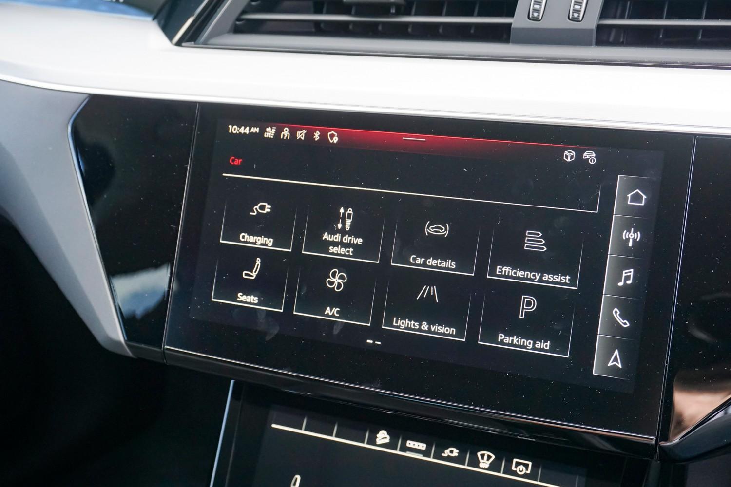 Image about Audi Q8 Sportback e-tron 55 e-tron quattro S line 300,00 kW