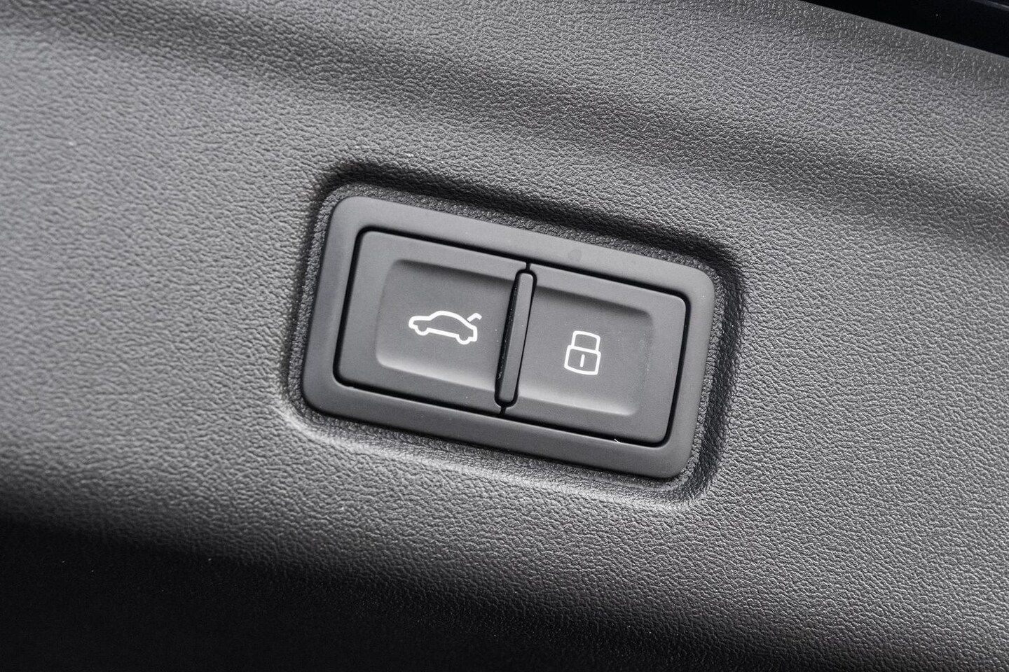 Image about Audi Q6 Sportback e-tron e-tron quattro