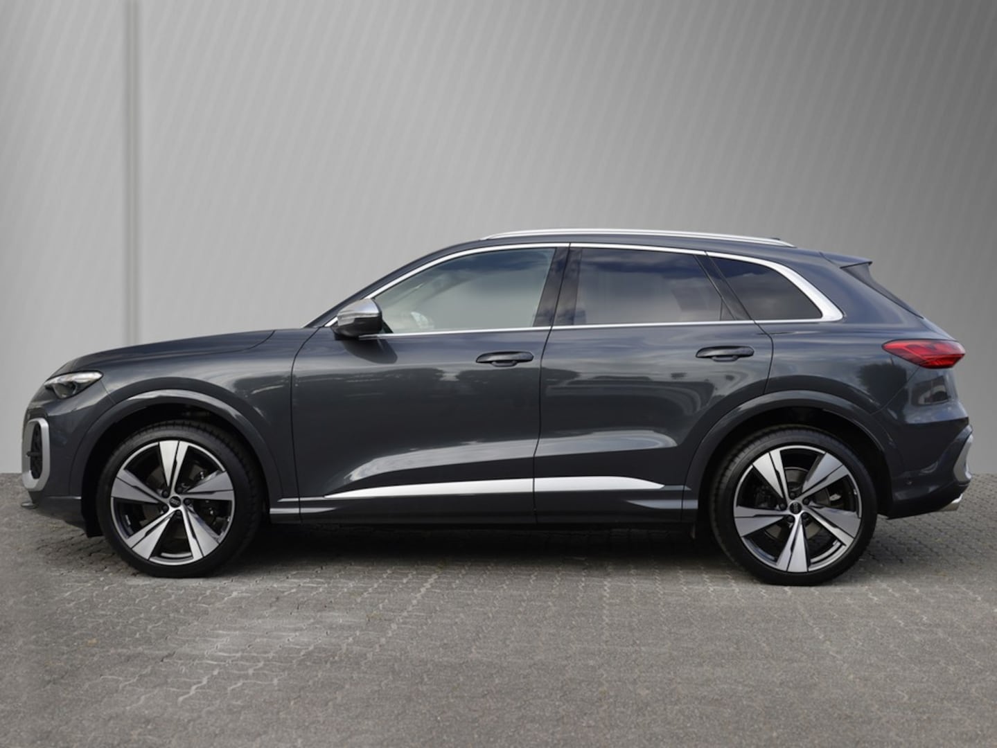 Bild über Audi SQ5 SUV TFSI 270 kW S tronic - für weitere Informationen kontaktieren Sie den Audi Partner