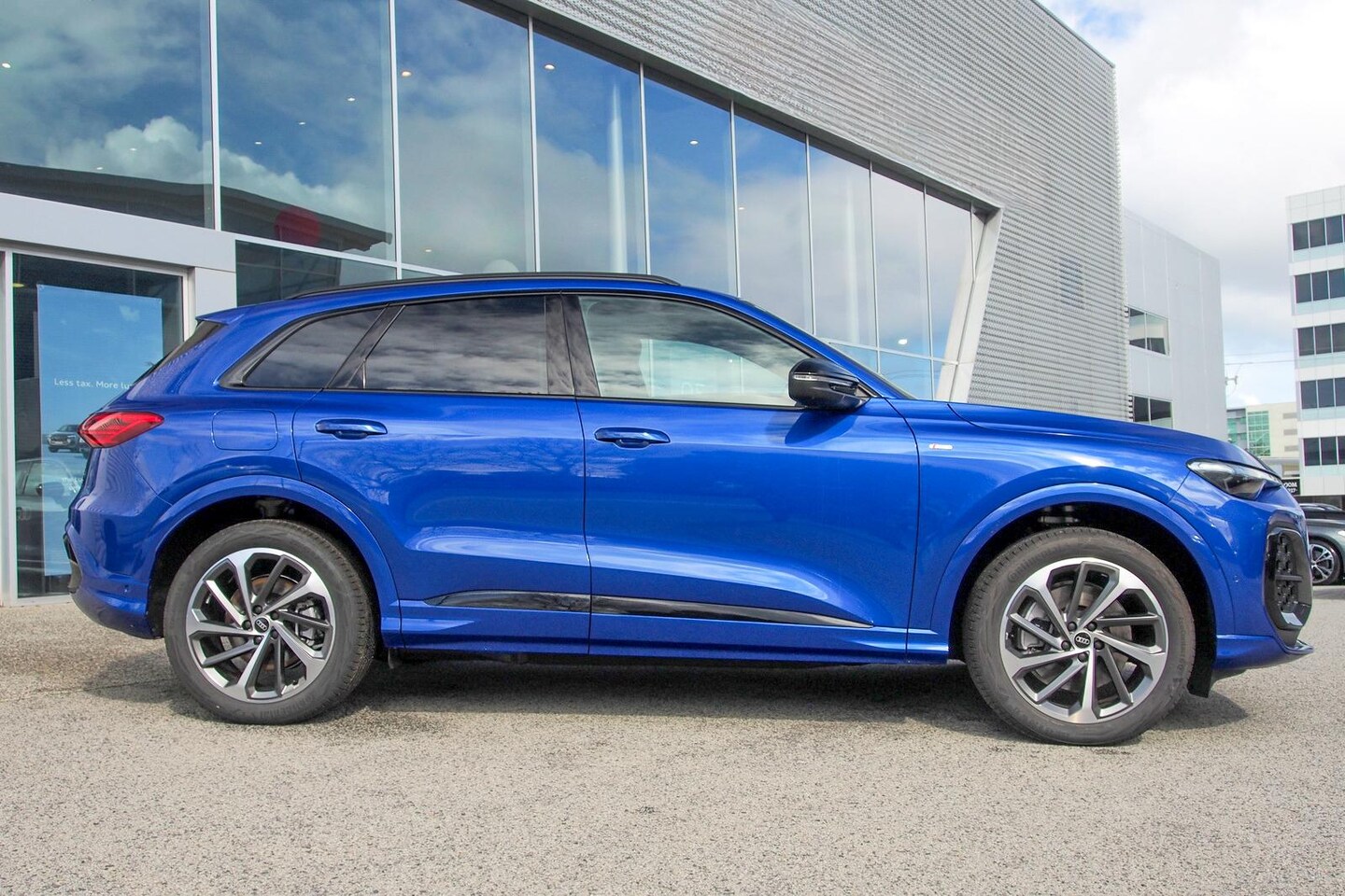 Image about Audi Q5 SUV TDI quattro 150 kW sport