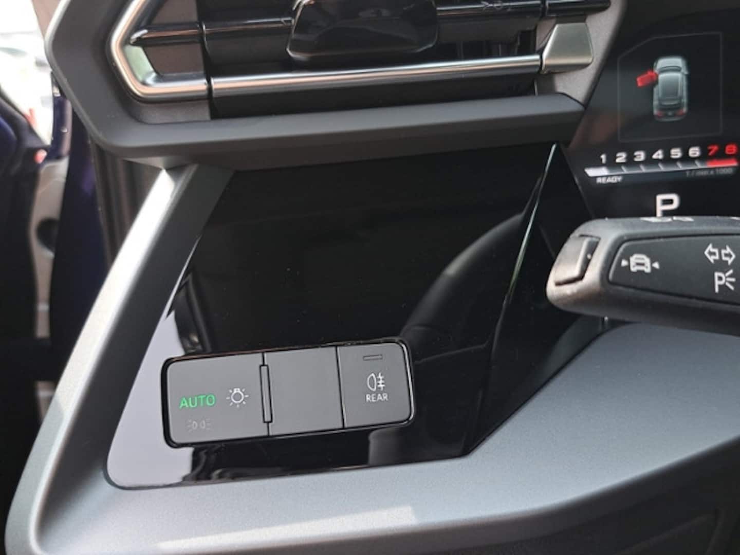 Bild über Audi A3 Sportback 30 TFSI S tronic - für weitere Informationen kontaktieren Sie den Audi Partner