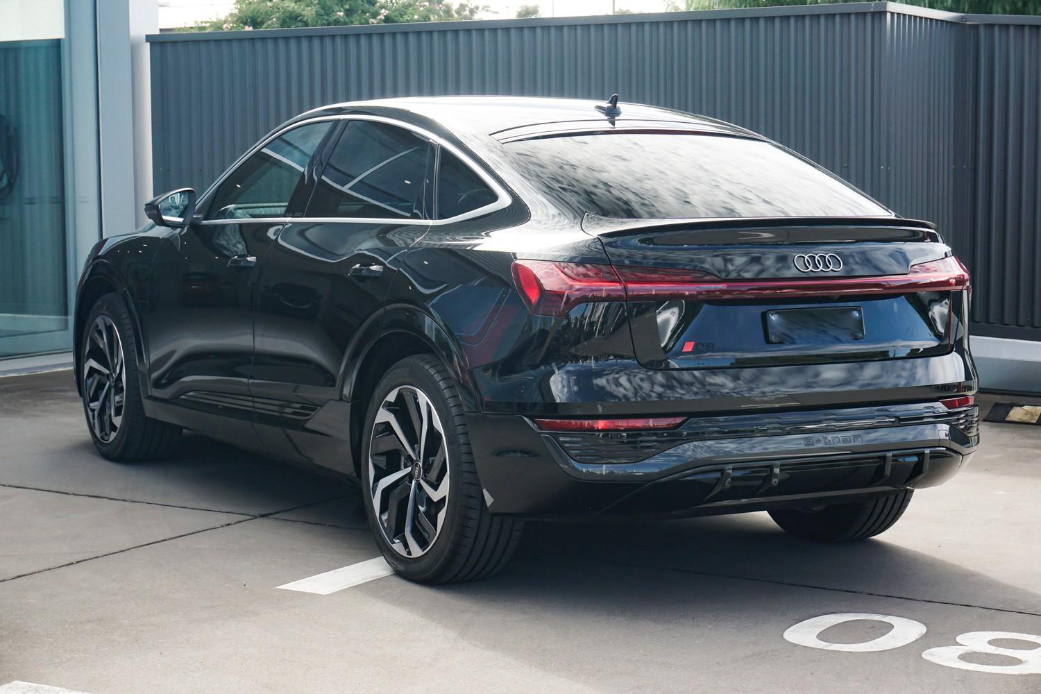 Image about Audi Q8 Sportback e-tron 55 e-tron quattro S line 300,00 kW