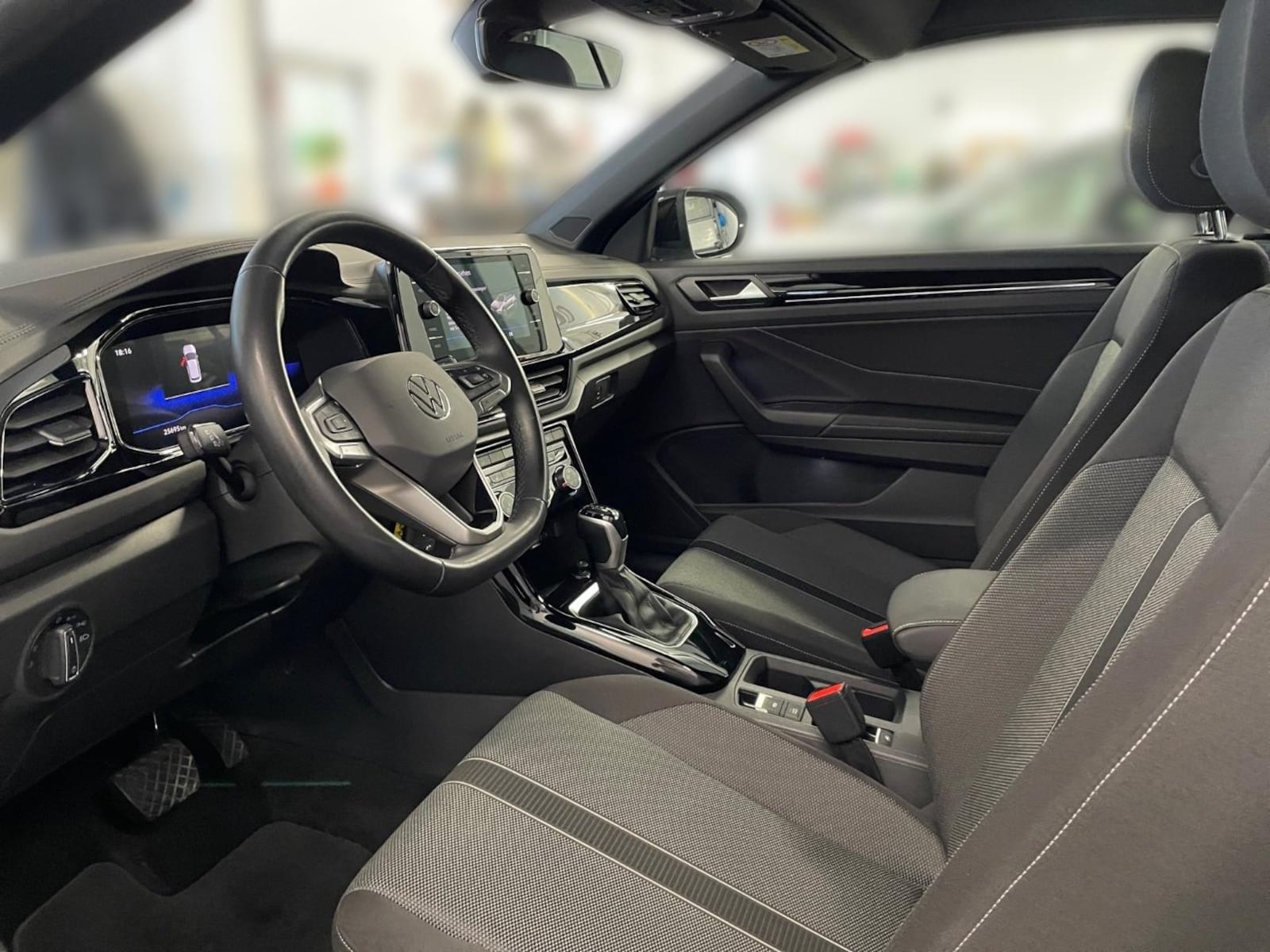 Volkswagen T-Roc Cabriolet – Bild 9