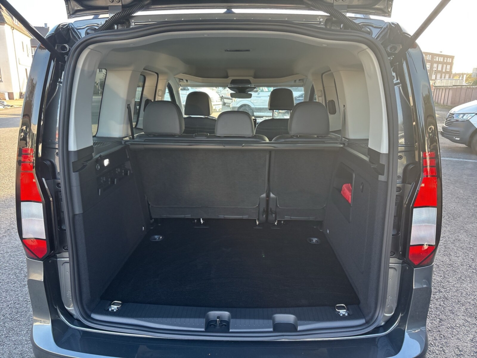Volkswagen Caddy Kombi – Bild 16