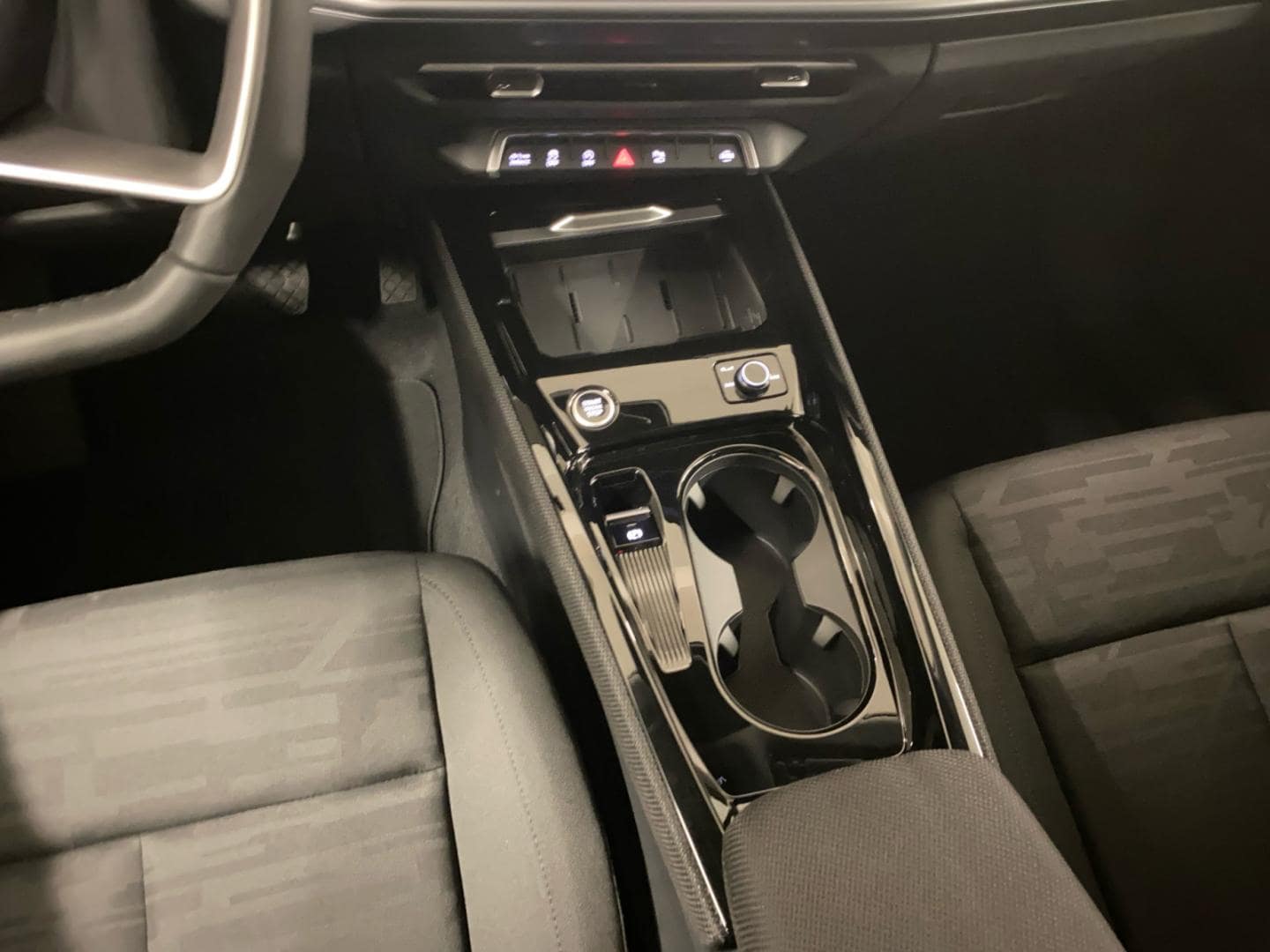 Bild über Audi Q3 SUV TFSI 110 kW S tronic - für weitere Informationen kontaktieren Sie den Audi Partner