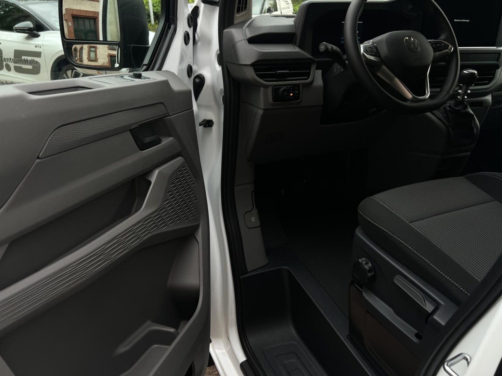 Volkswagen Transporter Kasten kurzer Radstand – Bild 9