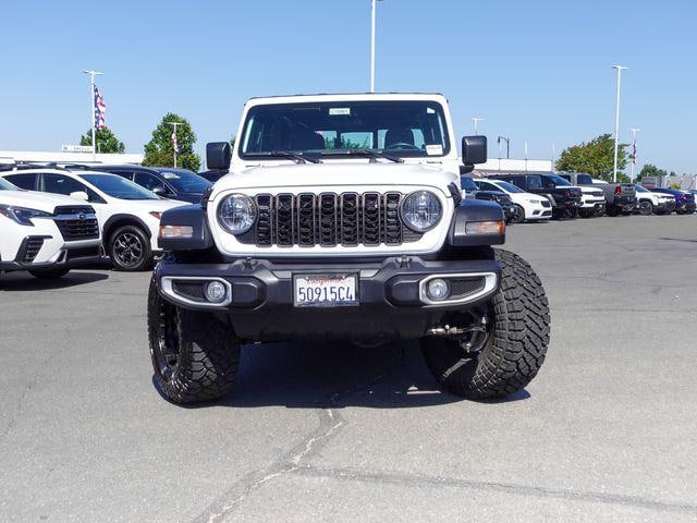 2024 Jeep Gladiator