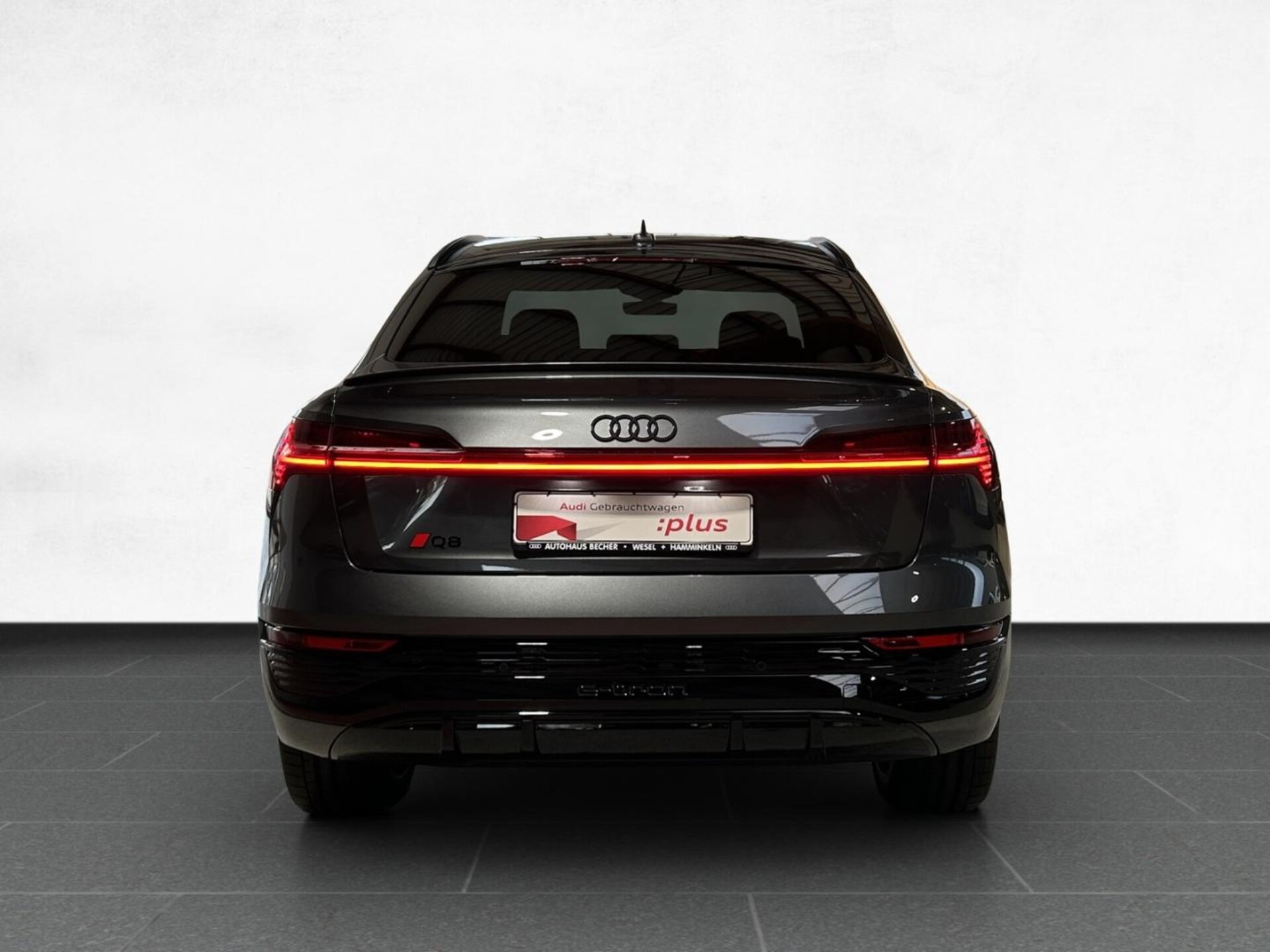 Audi Q8 Sportback e-tron S line