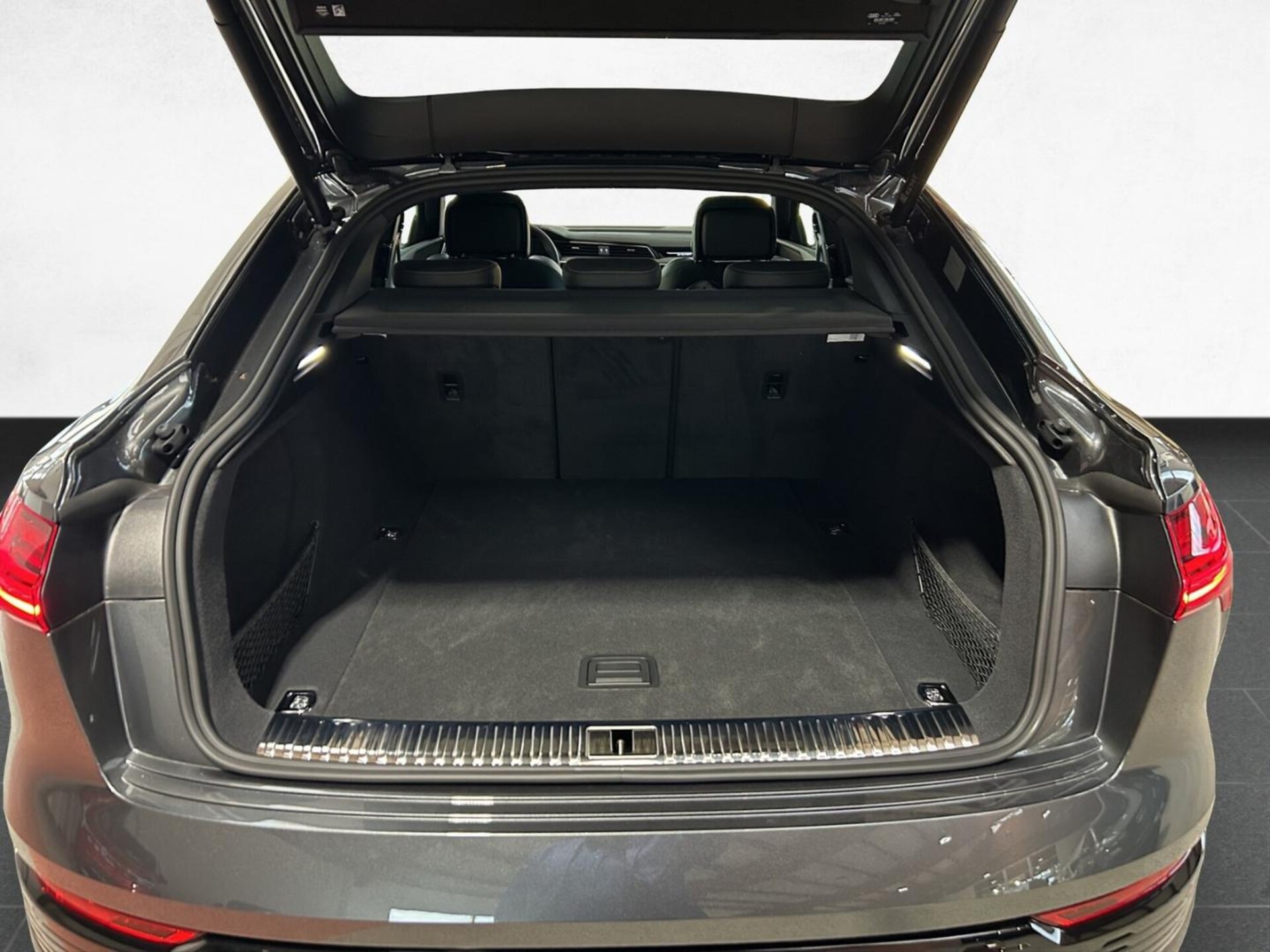 Audi Q8 Sportback e-tron S line