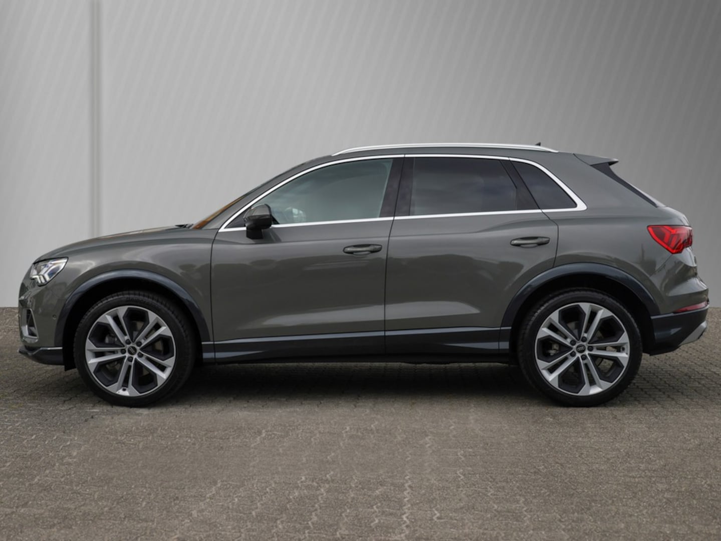 Bild über Audi Q3 TFSI quattro 140 kW S tronic - für weitere Informationen kontaktieren Sie den Audi Partner