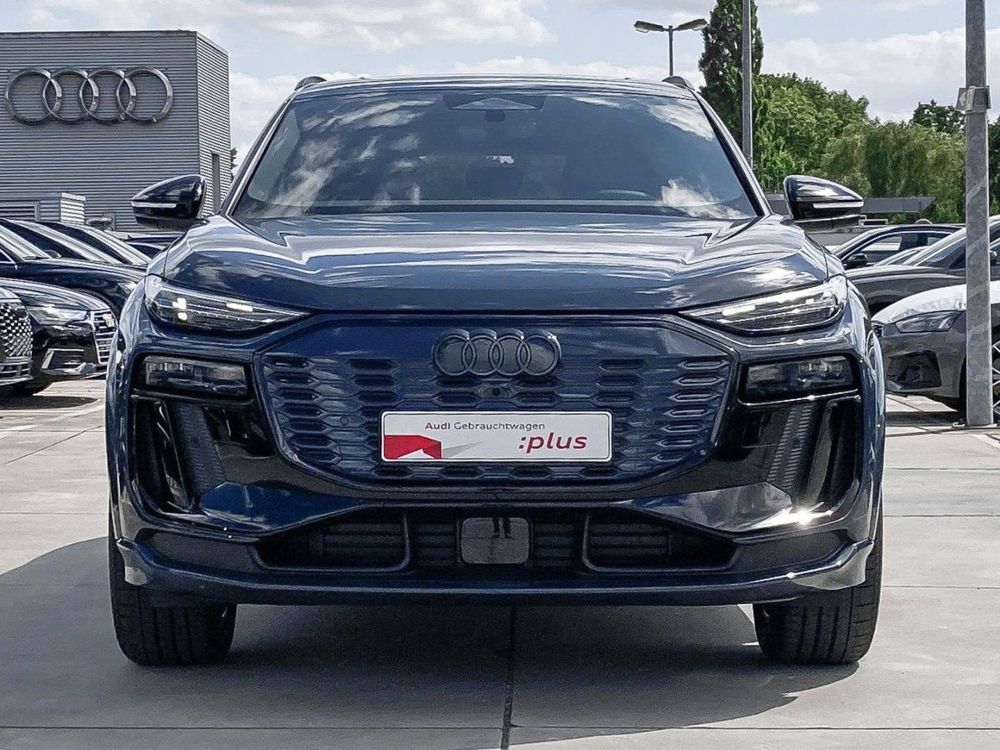 Image about Audi Q6 SUV e-tron e-tron quattro