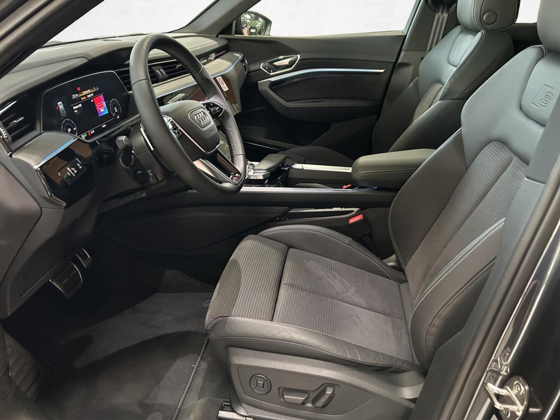 Audi Q8 Sportback e-tron S line