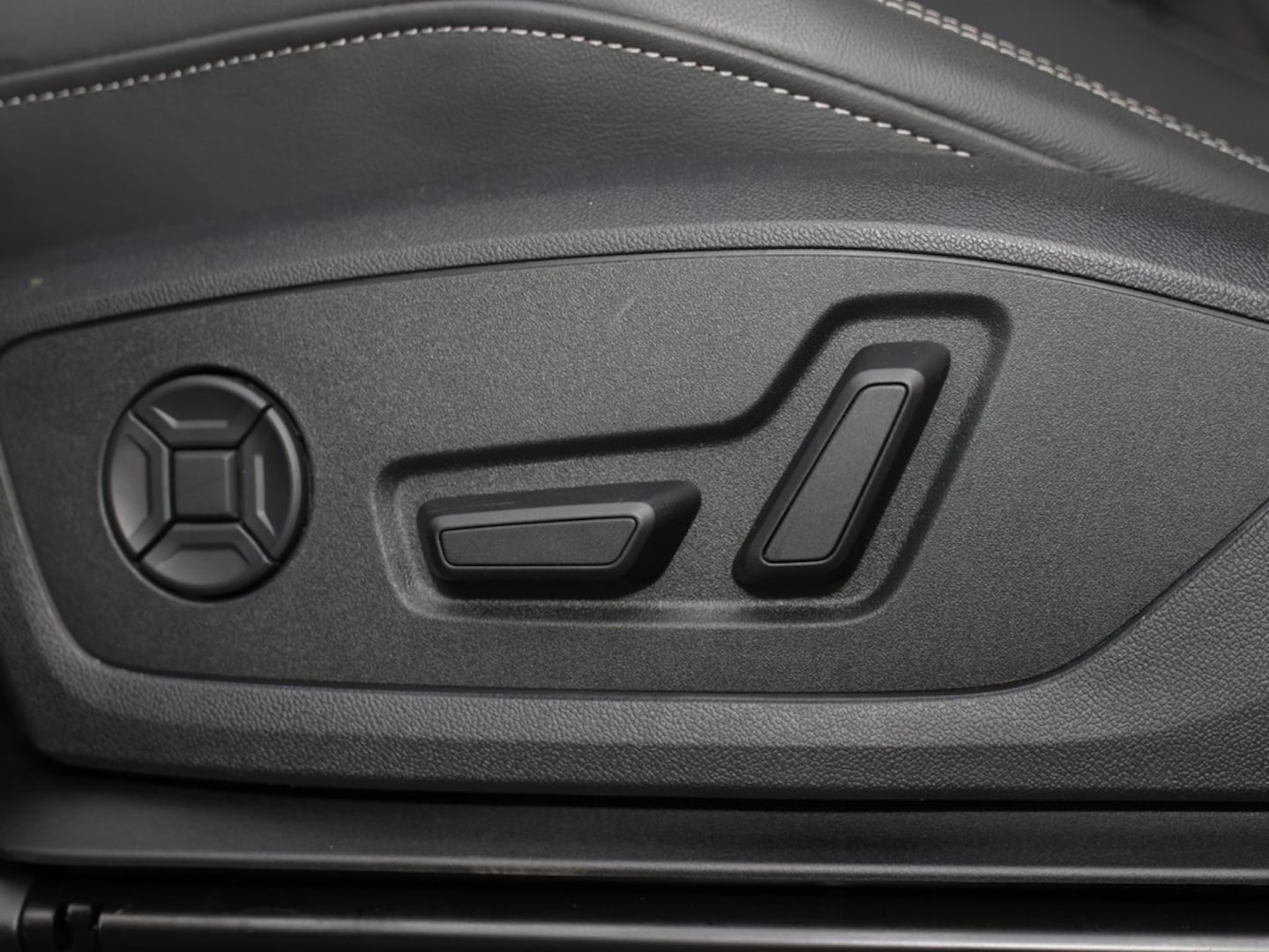 Bild über Audi Q3 TFSI quattro 140 kW S tronic - für weitere Informationen kontaktieren Sie den Audi Partner