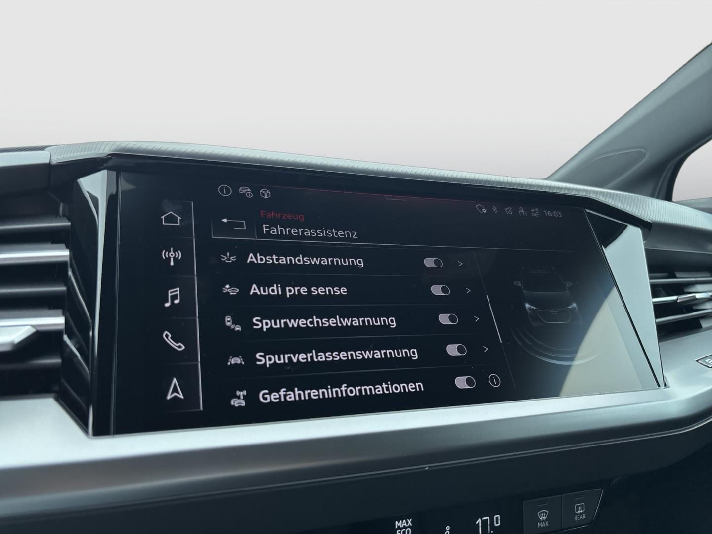 Bild über Audi Q4 e-tron 45 e-tron - für weitere Informationen kontaktieren Sie den Audi Partner