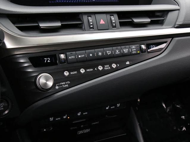 2021 LEXUS ES - Image 19