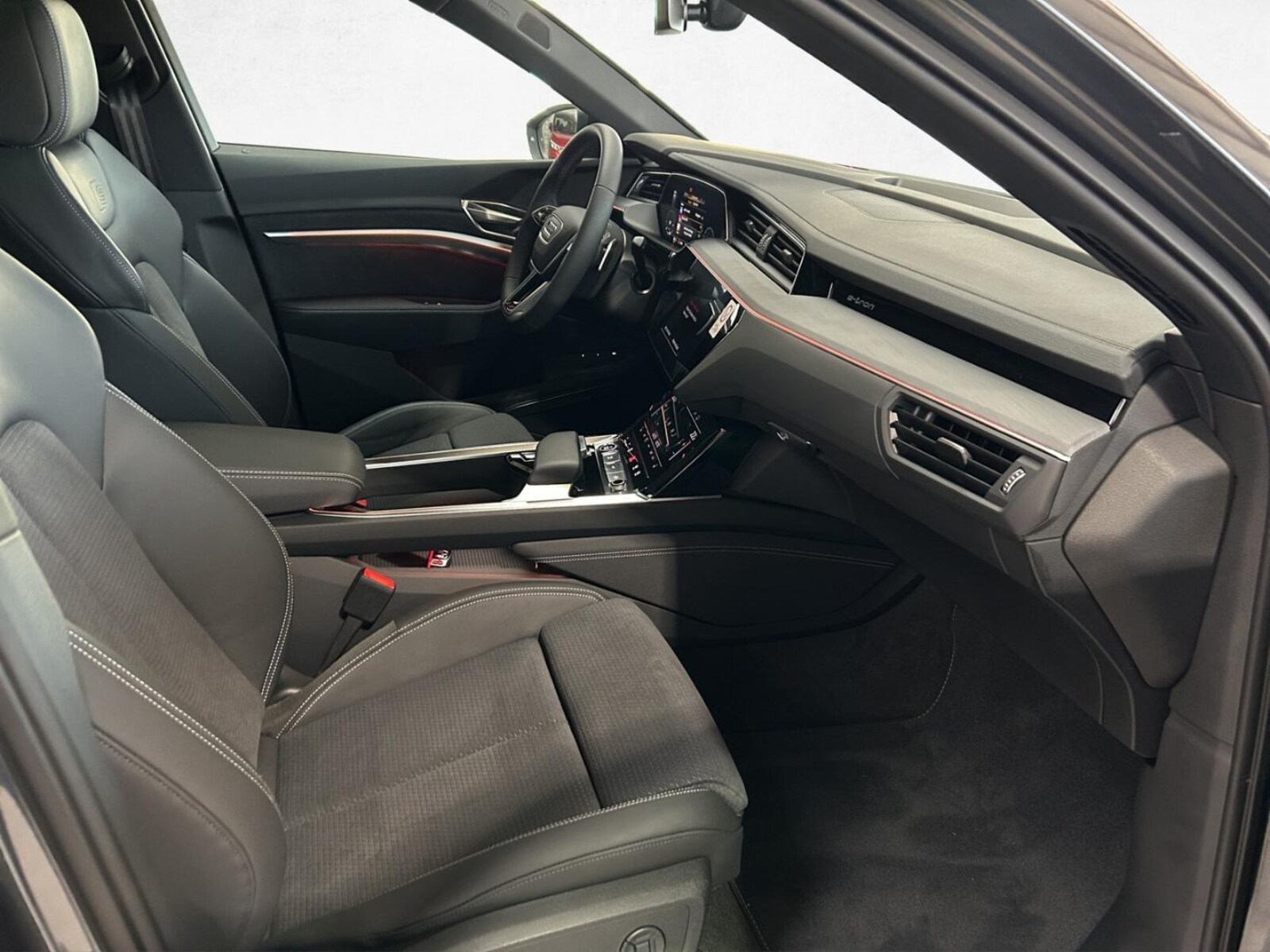 Audi Q8 Sportback e-tron – Bild 8