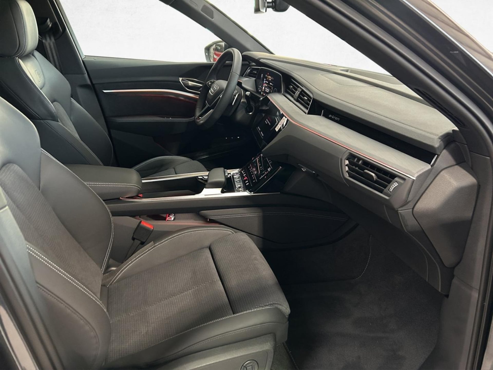 Audi Q8 Sportback e-tron S line