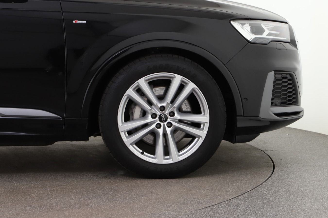 Image about Audi Q7 55 TFSI quattro tiptronic