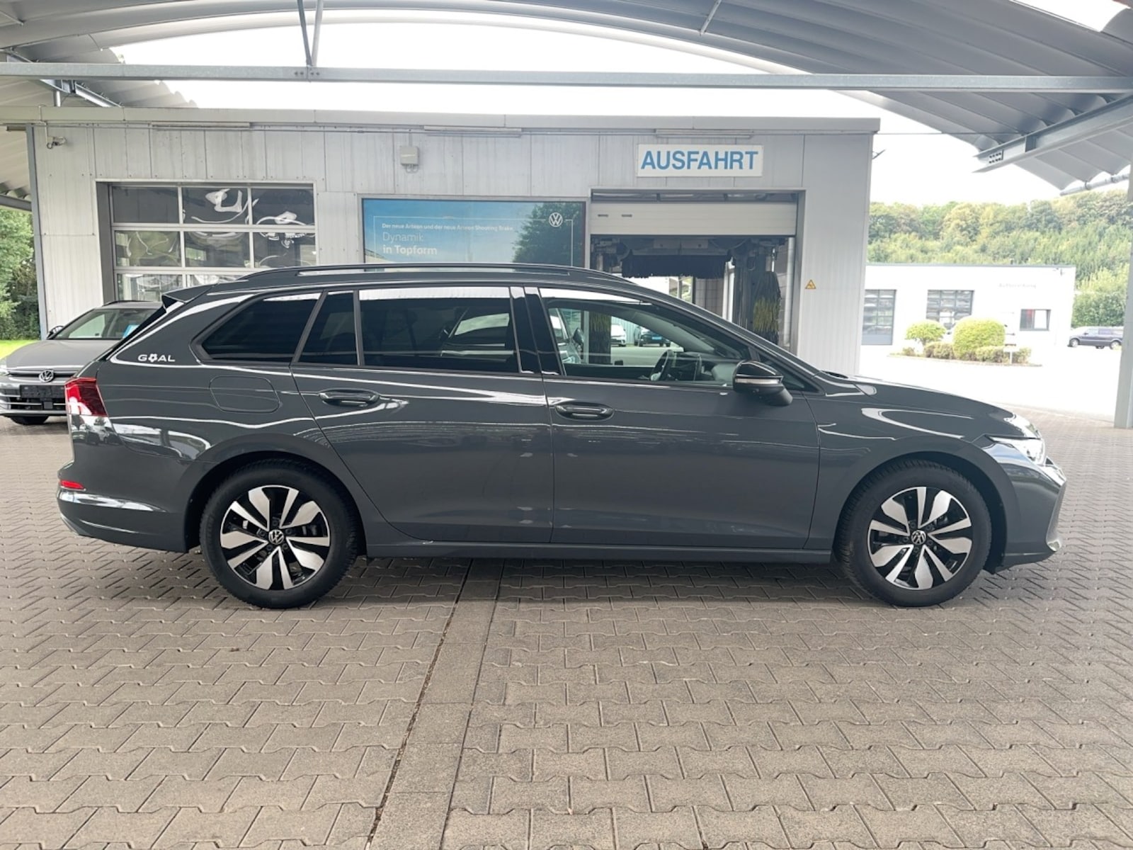 Volkswagen Golf Variant – Bild 7