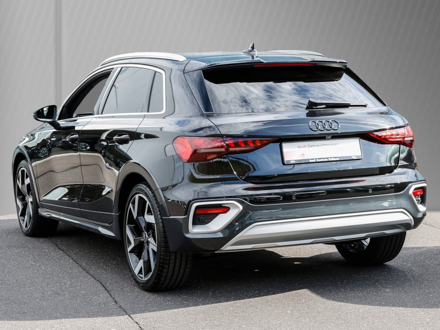 Bild über Audi A3 allstreet 35 TFSI S tronic - für weitere Informationen kontaktieren Sie den Audi Partner