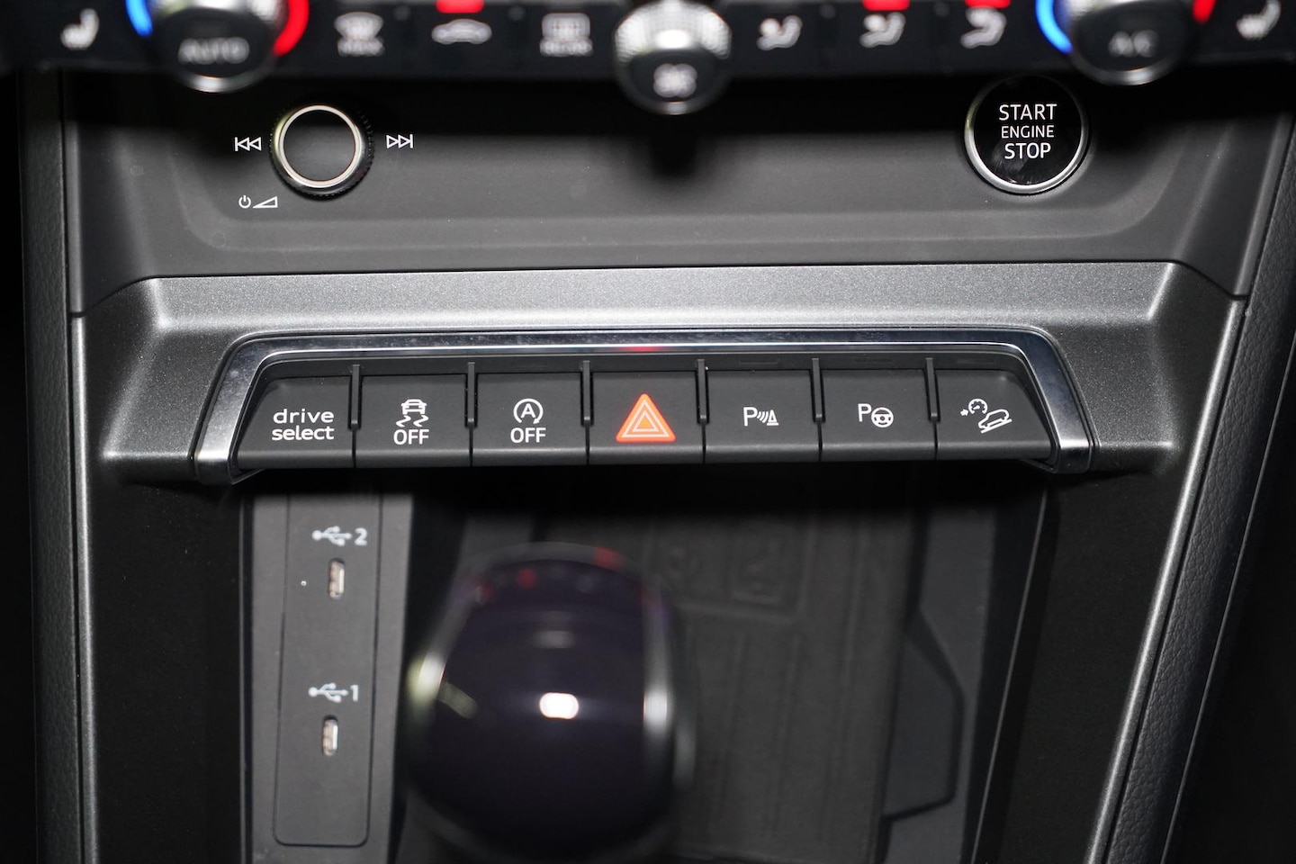Image about Audi Q3 40 TFSI quattro S tronic