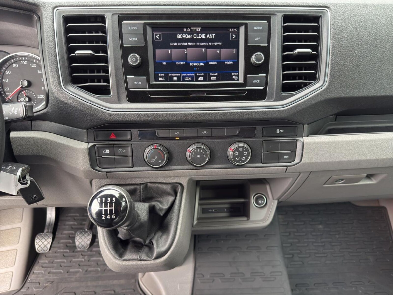 Volkswagen Crafter Kasten mittlerer Radstand – Bild 12