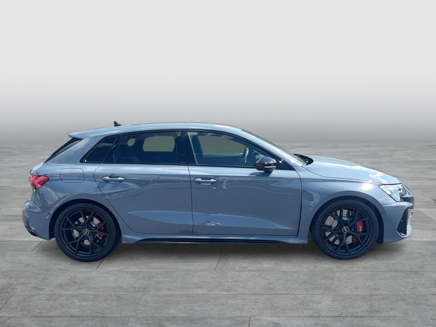 Bild über Audi RS 3 Sportback TFSI quattro S tronic - für weitere Informationen kontaktieren Sie den Audi Partner