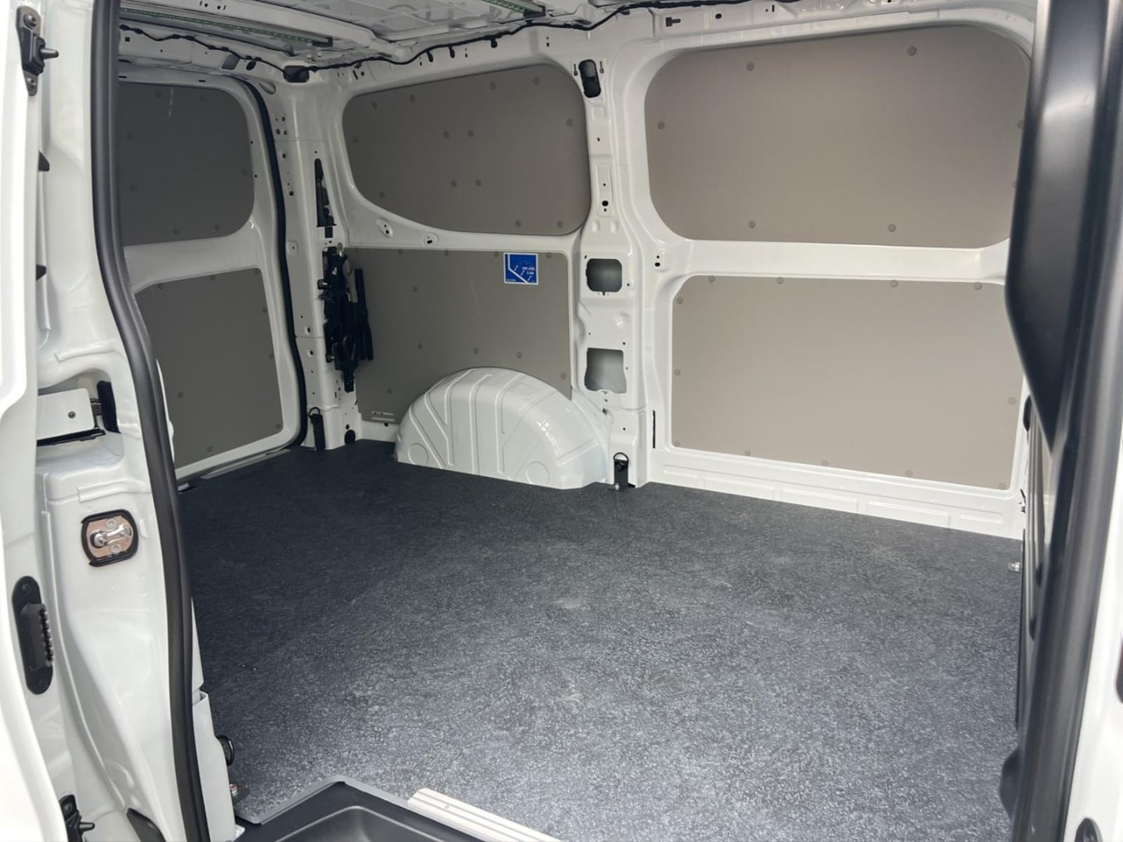 Volkswagen Transporter Kasten kurzer Radstand – Bild 18