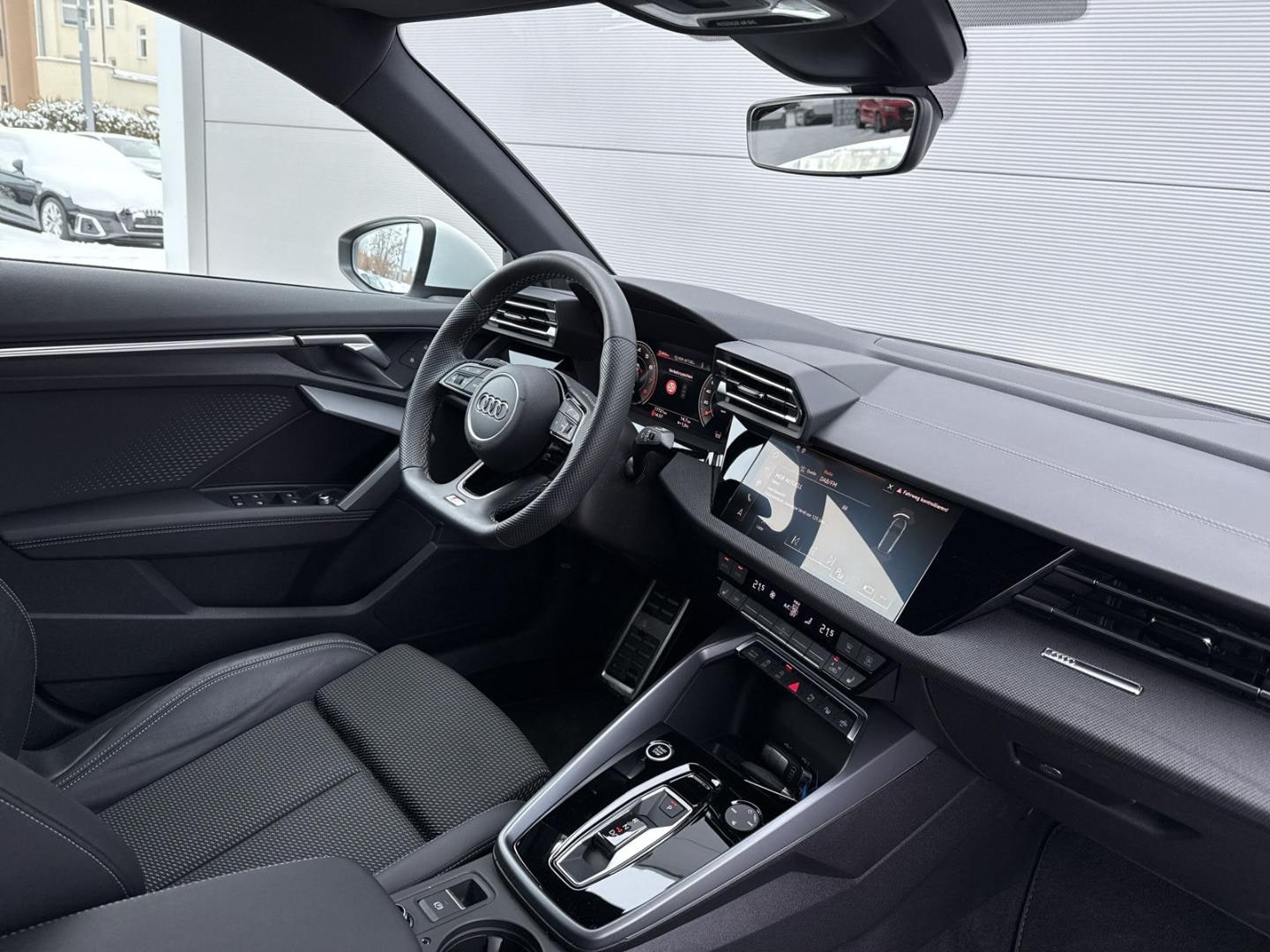 Bild über Audi A3 Sportback S line 30 TFSI S tronic - für weitere Informationen kontaktieren Sie den Audi Partner