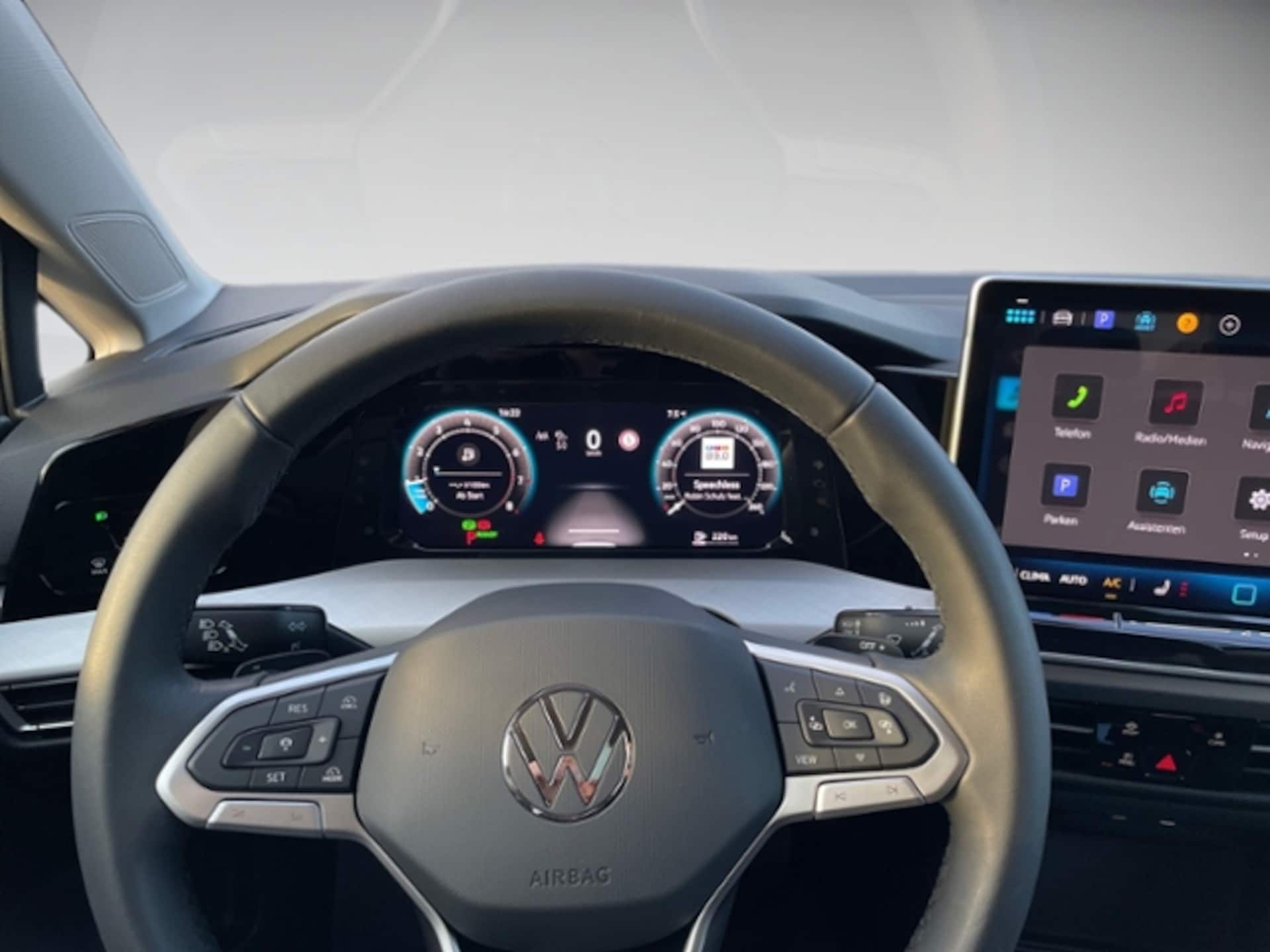 Volkswagen Golf Life