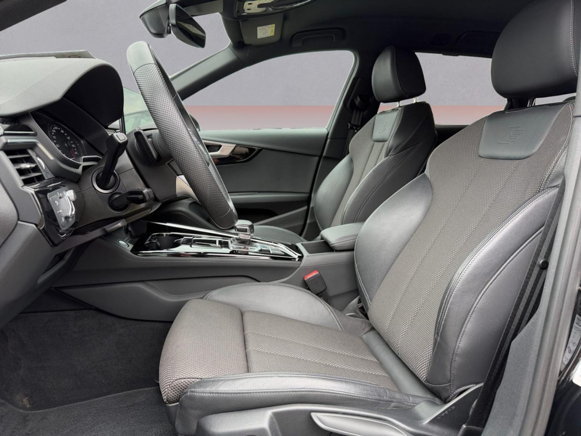 Audi A4 Avant S line