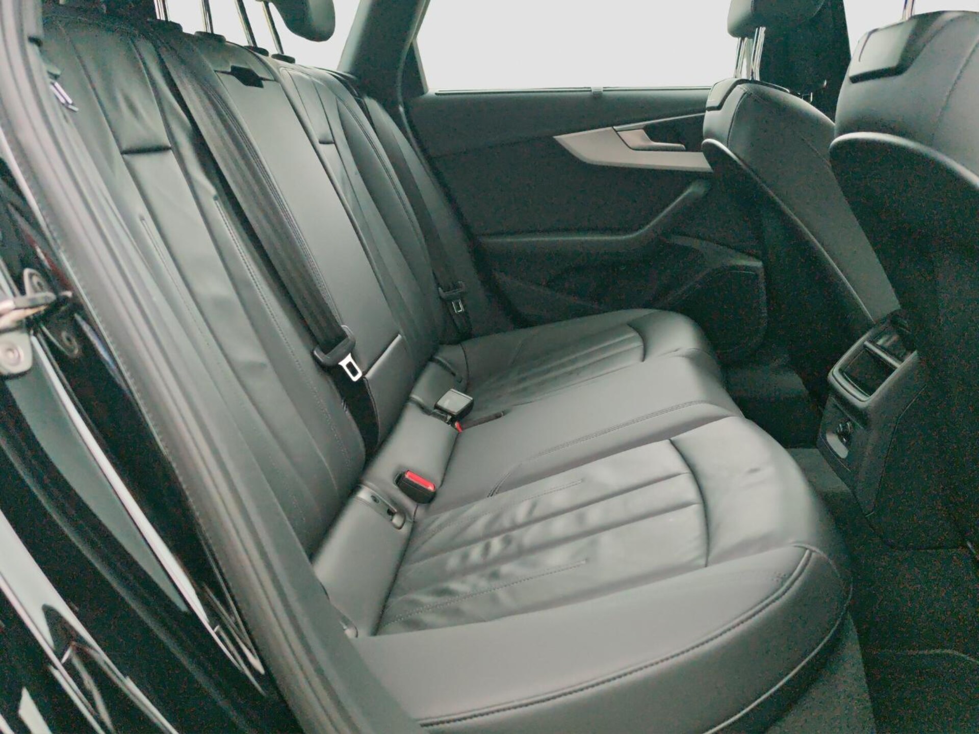 Audi A4 Avant S line