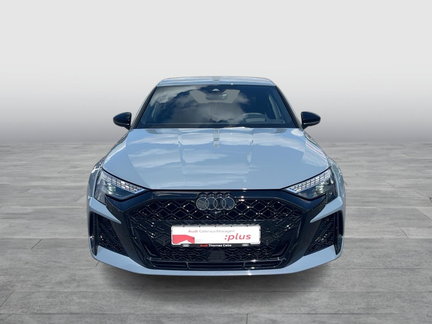 Bild über Audi RS 3 Sportback TFSI quattro S tronic - für weitere Informationen kontaktieren Sie den Audi Partner