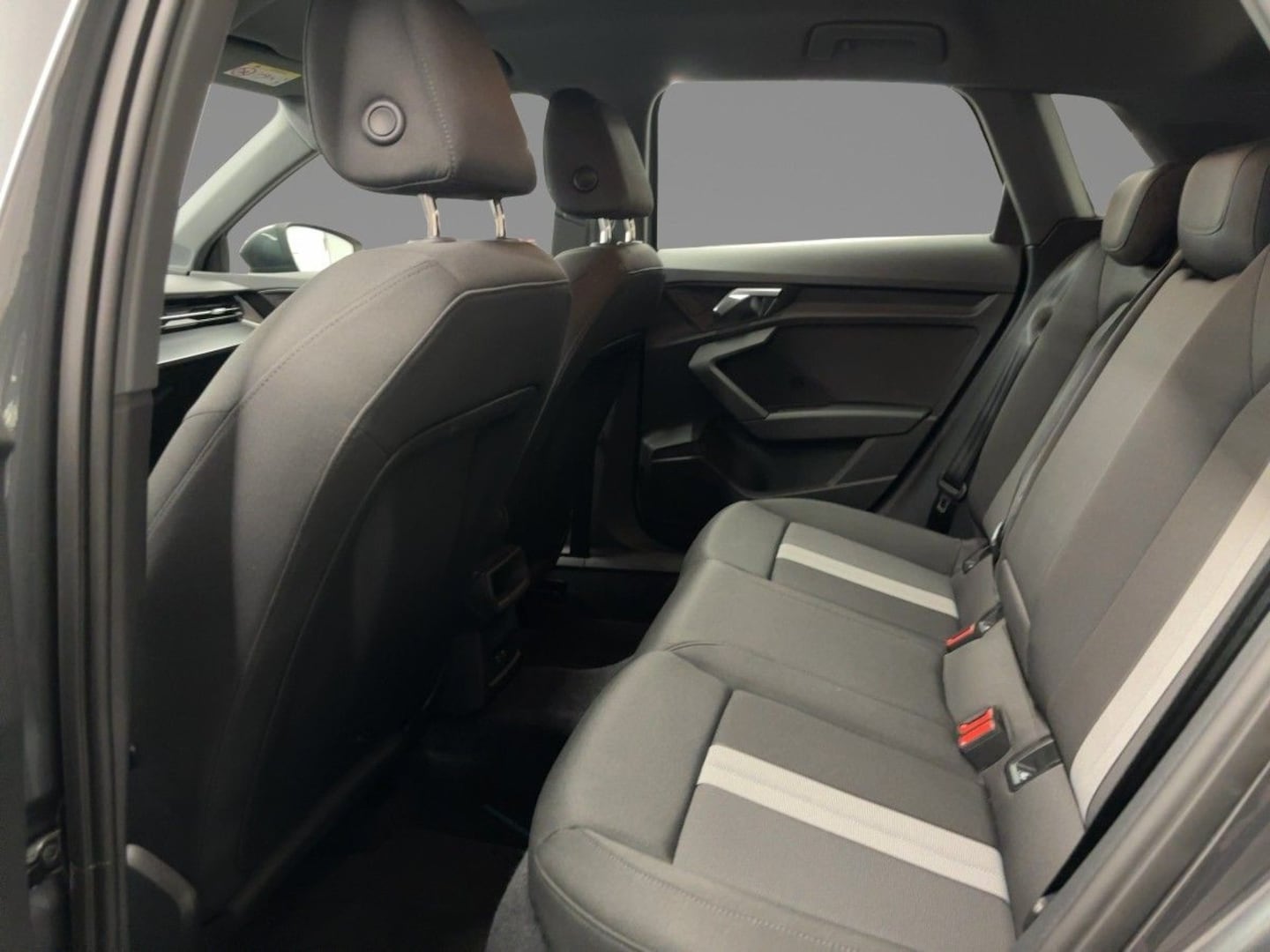 Bild über Audi A3 Sportback S line 30 TDI S tronic - für weitere Informationen kontaktieren Sie den Audi Partner