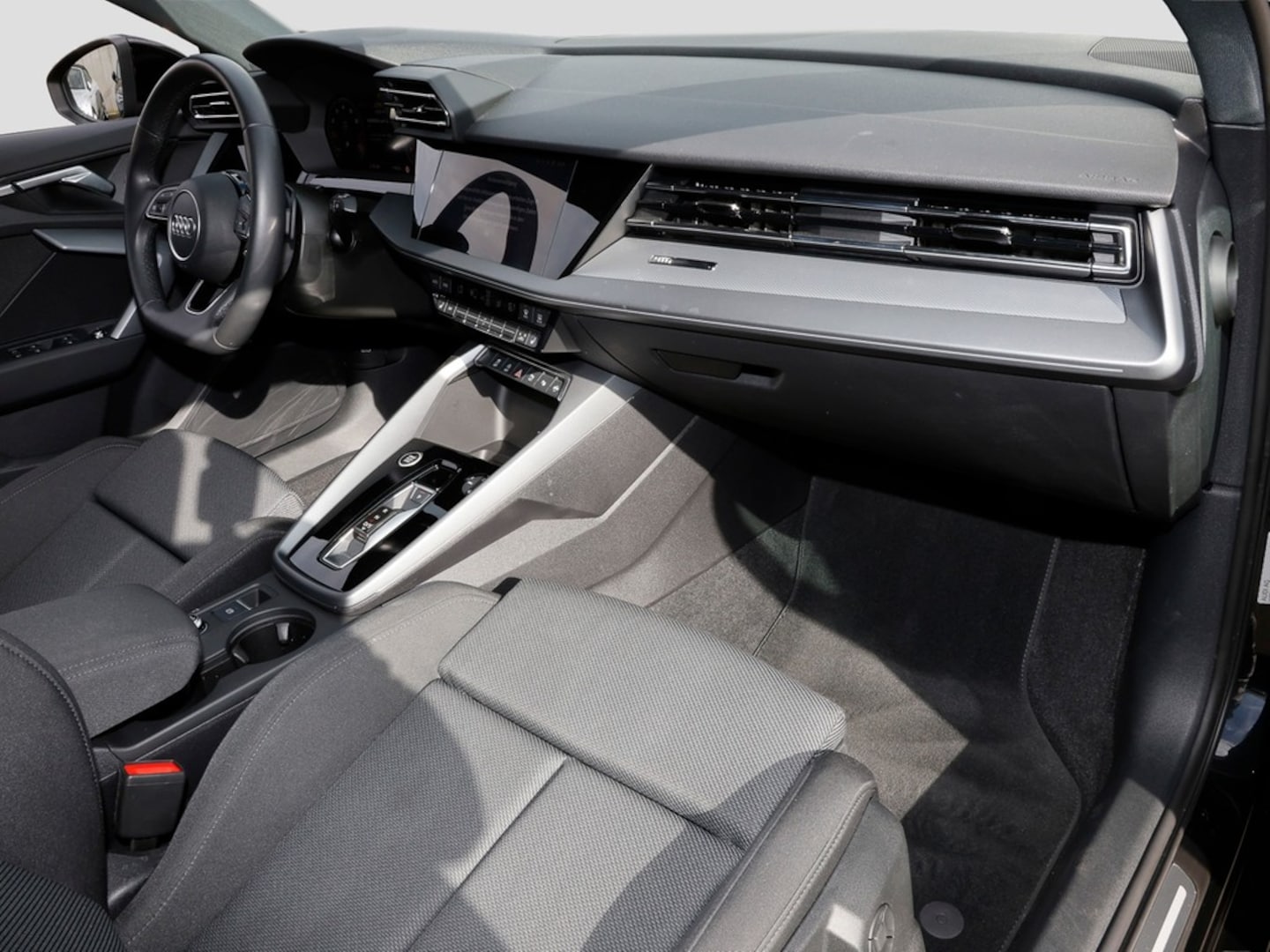 Bild über Audi A3 allstreet 35 TFSI S tronic - für weitere Informationen kontaktieren Sie den Audi Partner