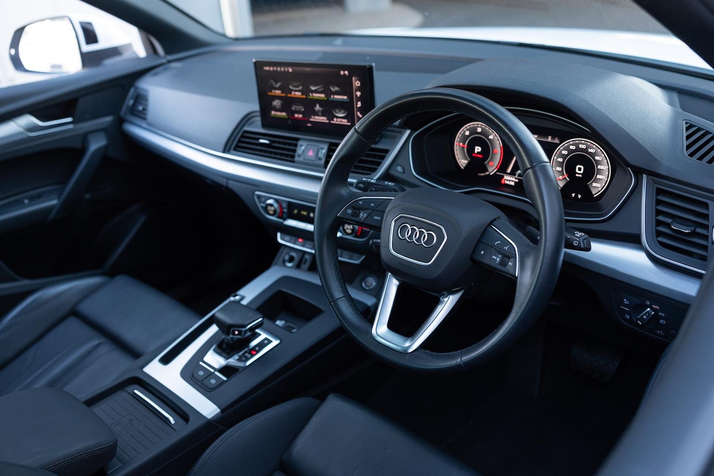 Image about Audi Q5 Sport 40 TDI quattro S tronic