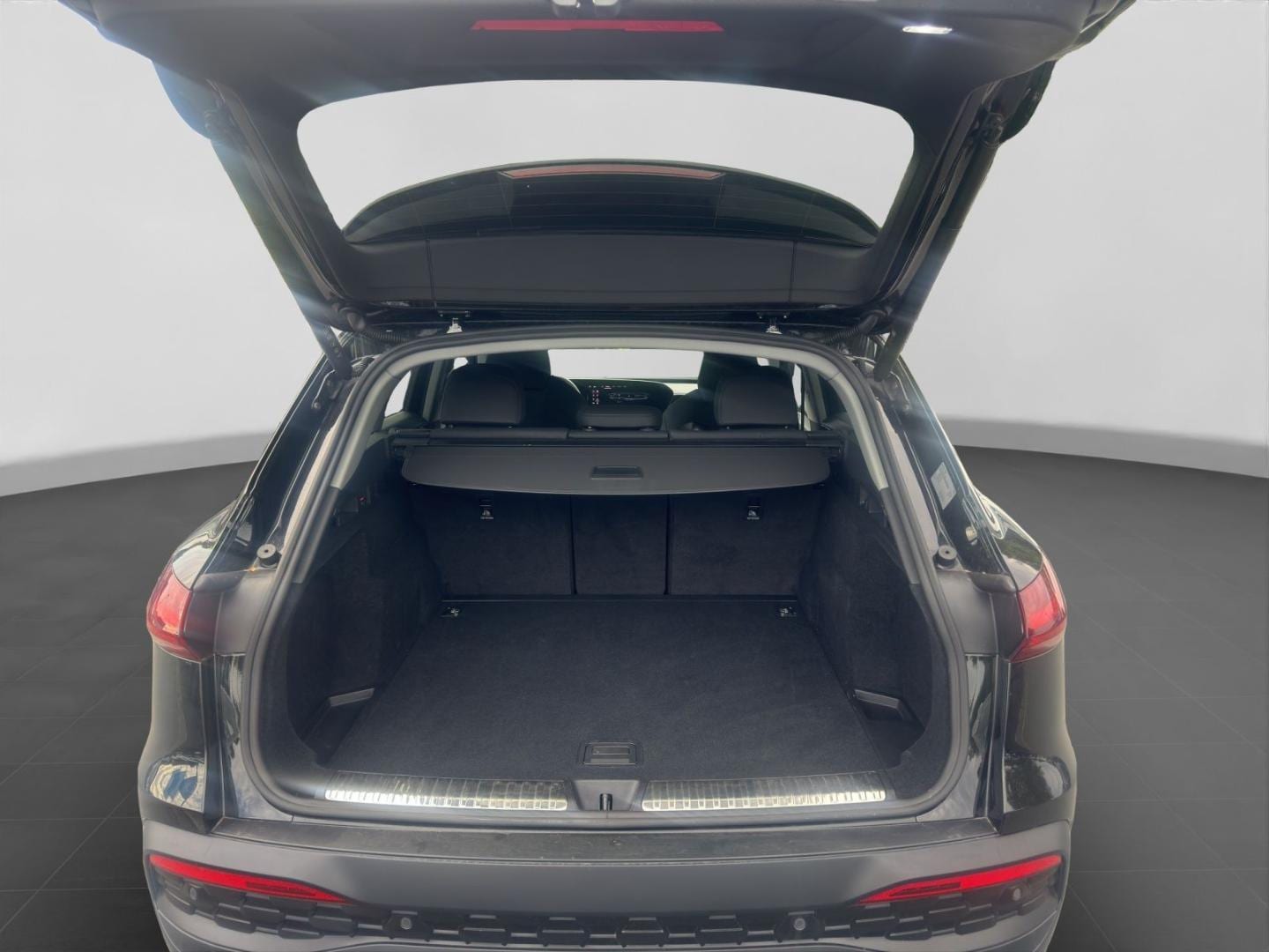 Bild über Audi Q5 SUV TFSI quattro 150 kW S tronic - für weitere Informationen kontaktieren Sie den Audi Partner