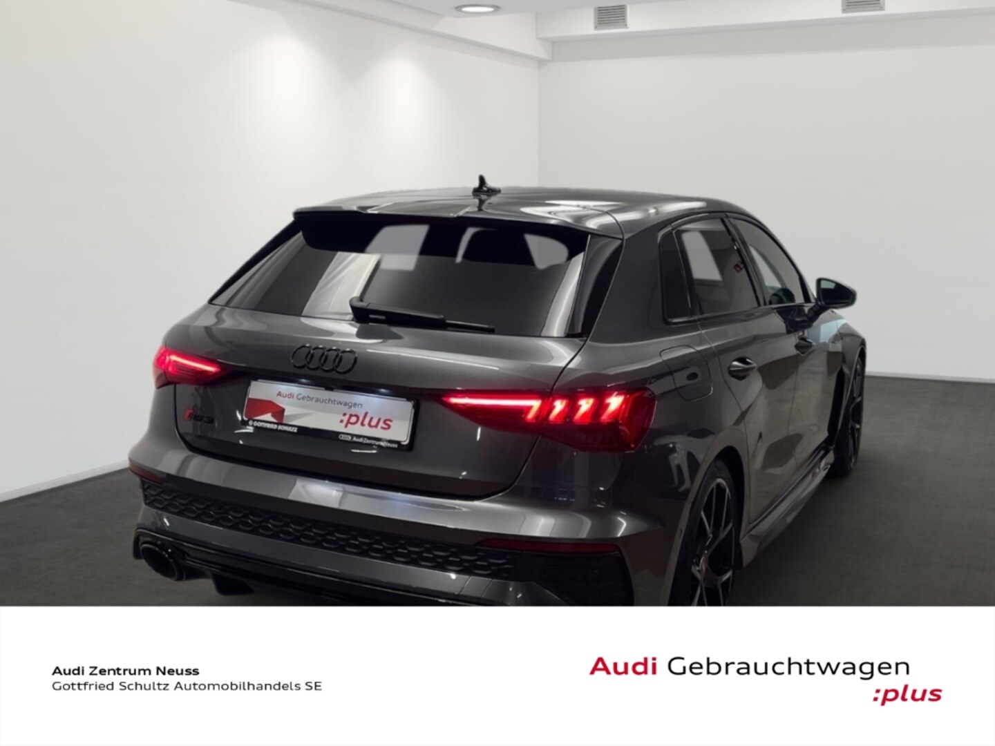 Bild über Audi RS 3 Sportback TFSI quattro S tronic - für weitere Informationen kontaktieren Sie den Audi Partner