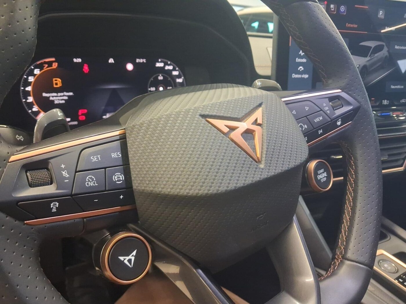 CUPRA Leon León 1.5 eTSI DSG 110 kW (150 CV) — photo 14