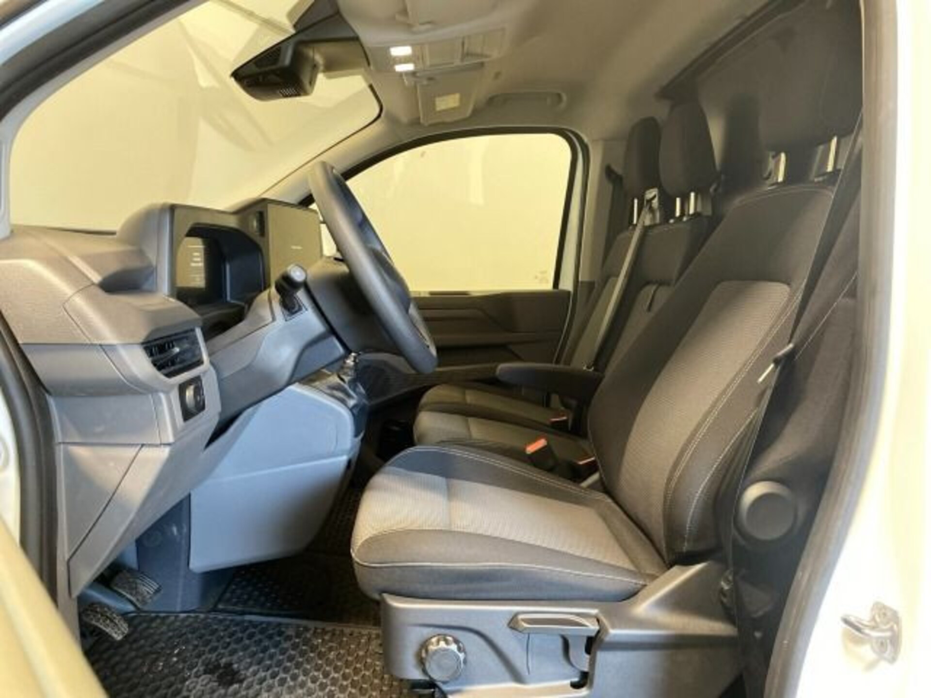 Volkswagen Transporter Kasten langer Radstand