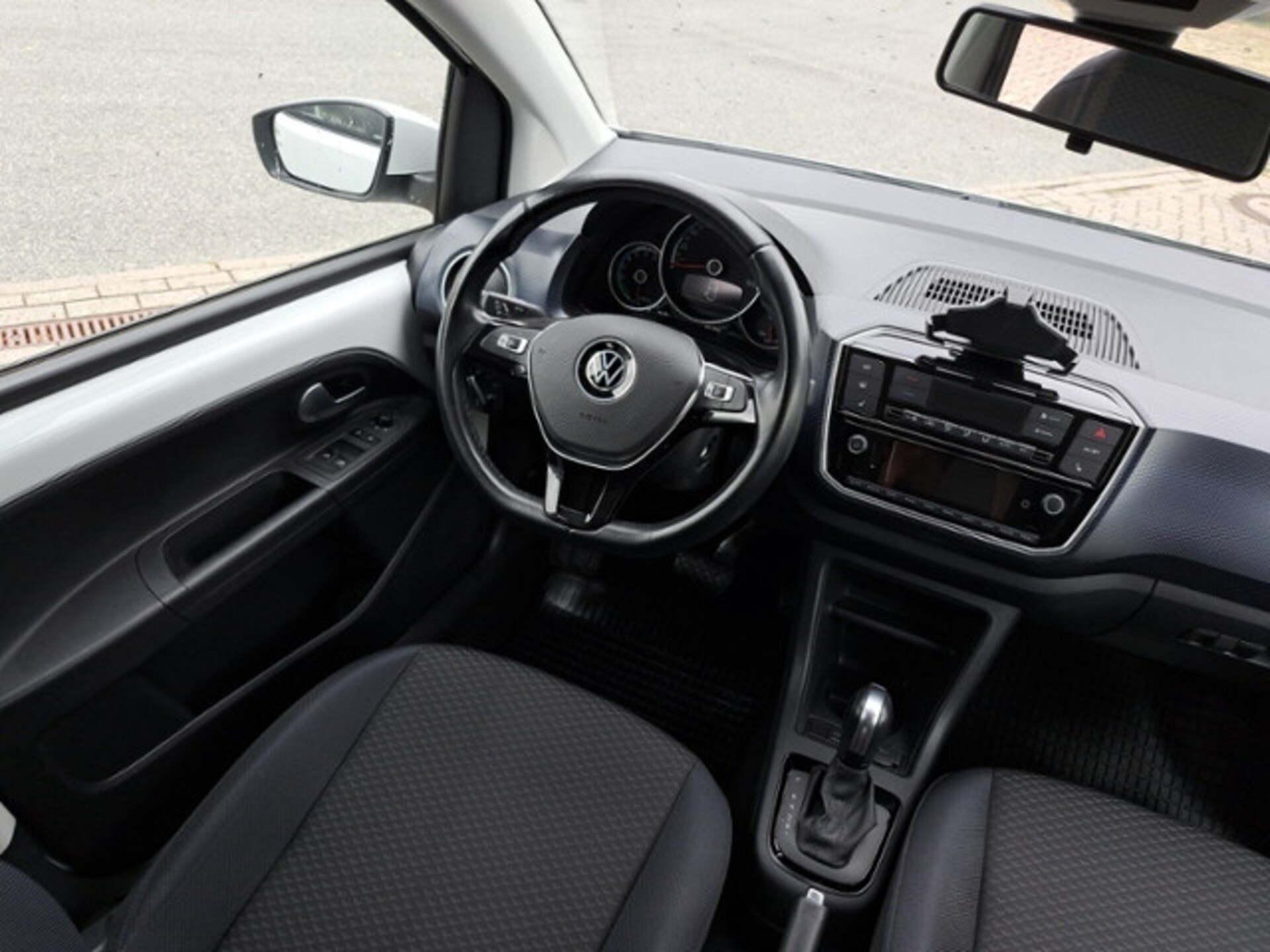 Volkswagen e-up! UNITED