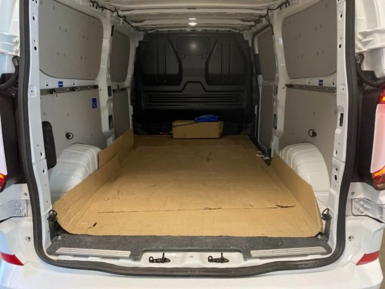 Volkswagen Transporter Kasten langer Radstand – Bild 8