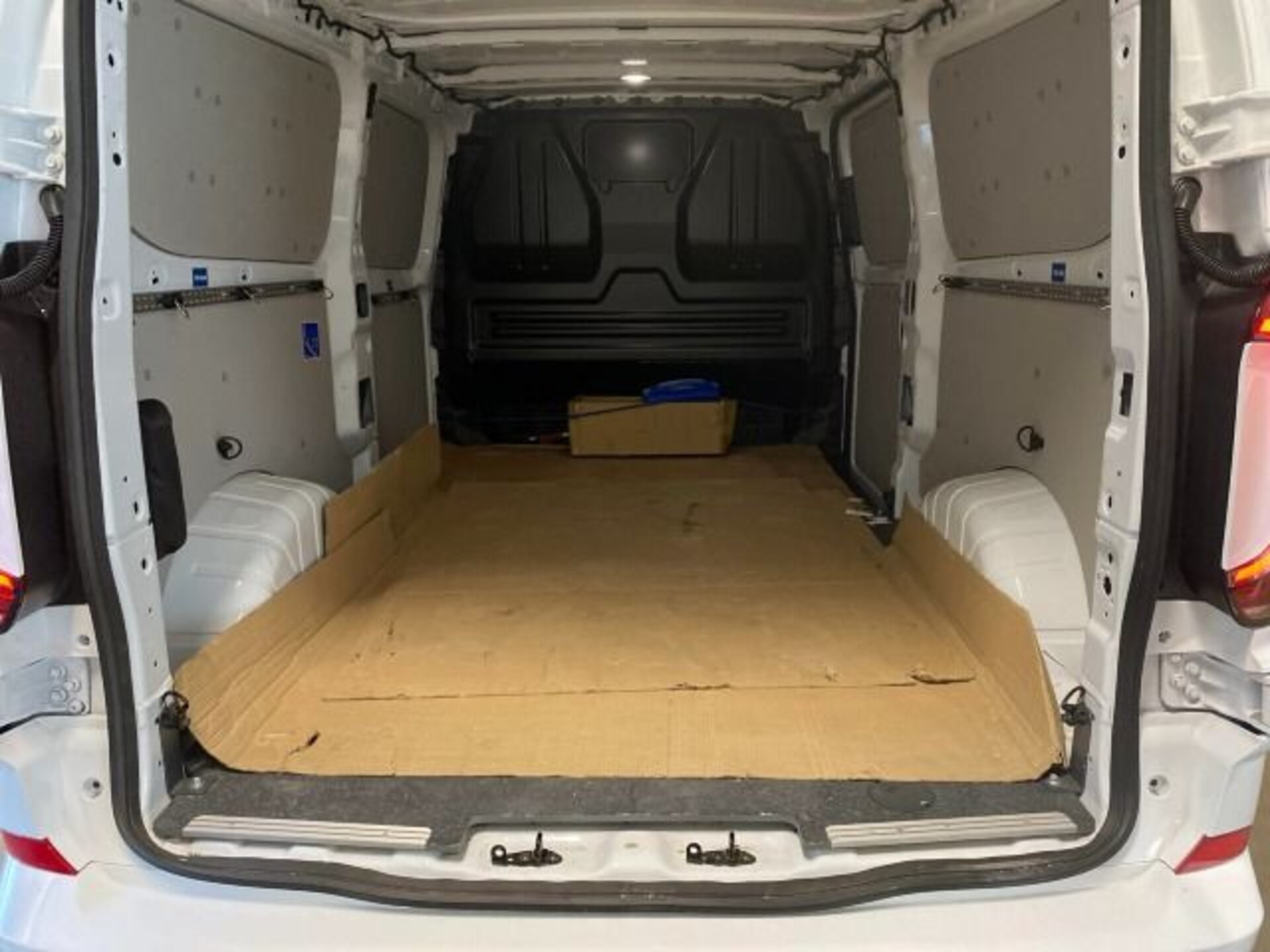 Volkswagen Transporter Kasten langer Radstand