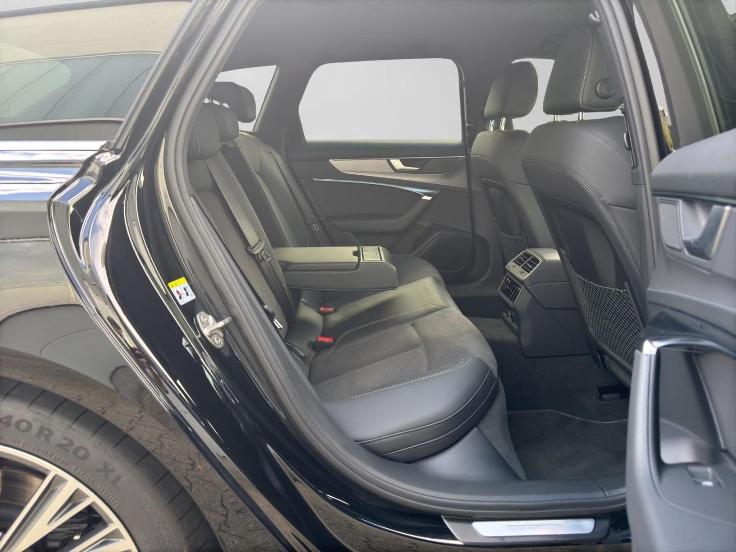 Bild über Audi S6 Avant TDI quattro tiptronic - für weitere Informationen kontaktieren Sie den Audi Partner