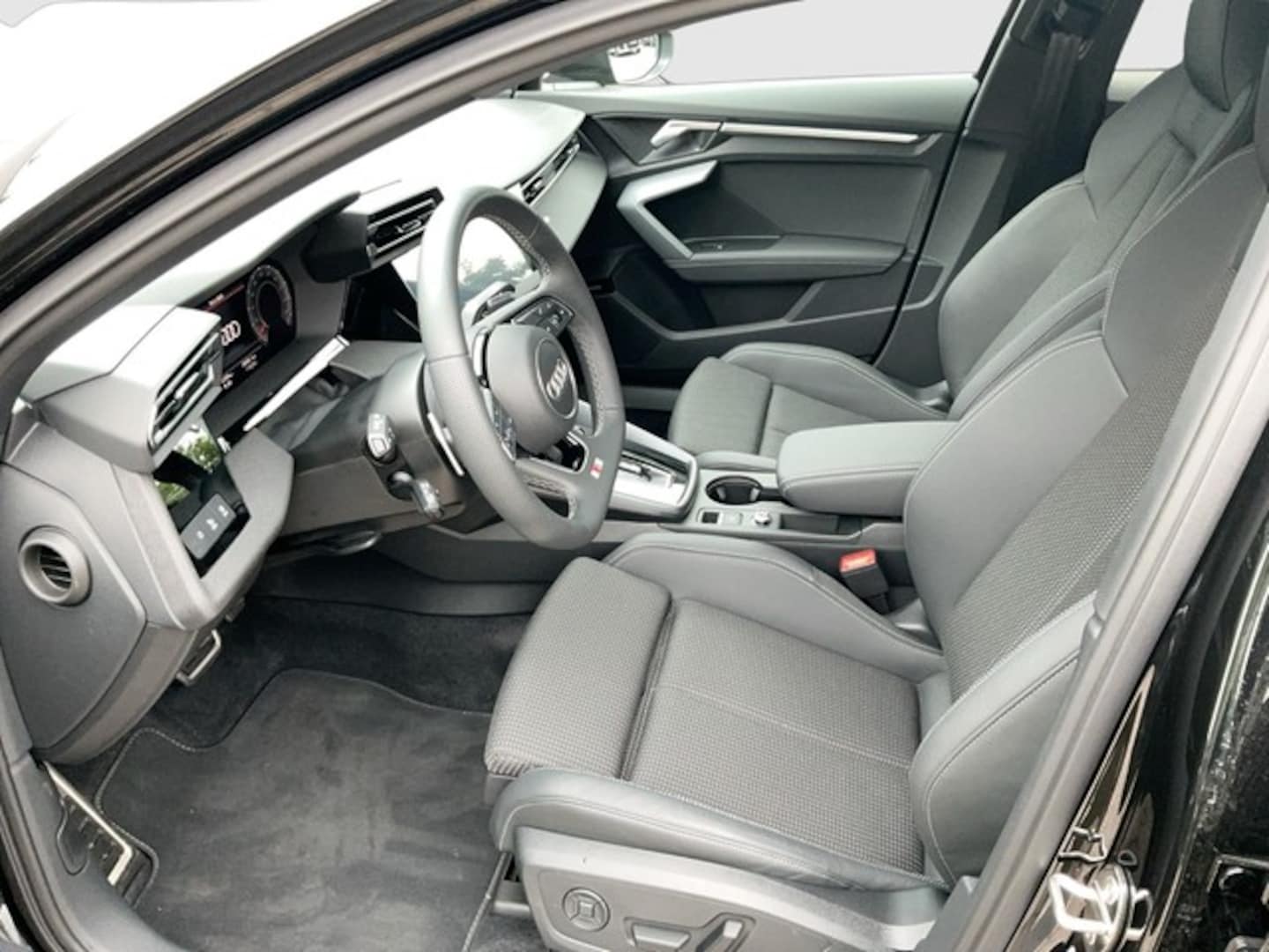 Bild über Audi A3 Sportback TFSI 110 kW S tronic - für weitere Informationen kontaktieren Sie den Audi Partner