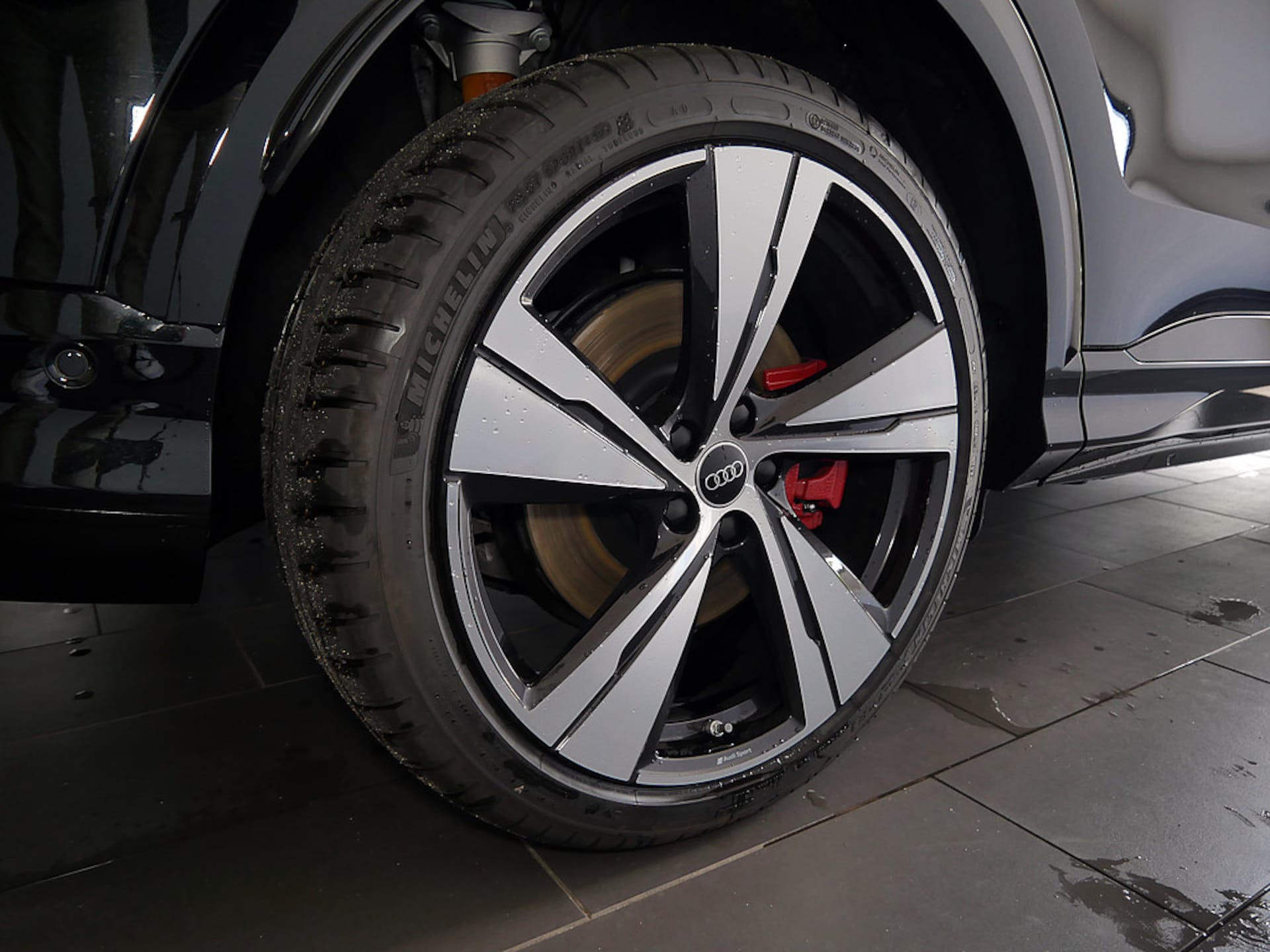 Audi Q5 SUV e-hybrid edition one